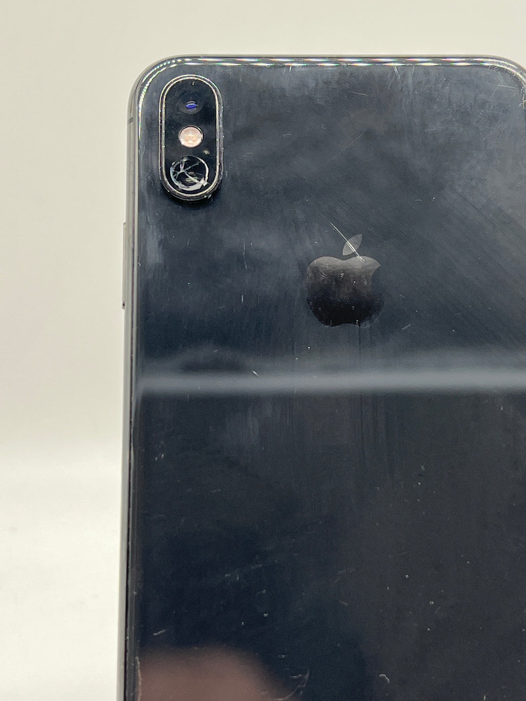 Apple iPhone XS Max 64GB Boost Mobile Black - For Parts (Bad LCD)