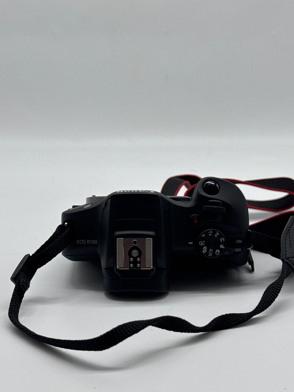 Canon EOS R100 Mirrorless Camera 24.1MP w/ RF-S 18-45mm Lens - Black