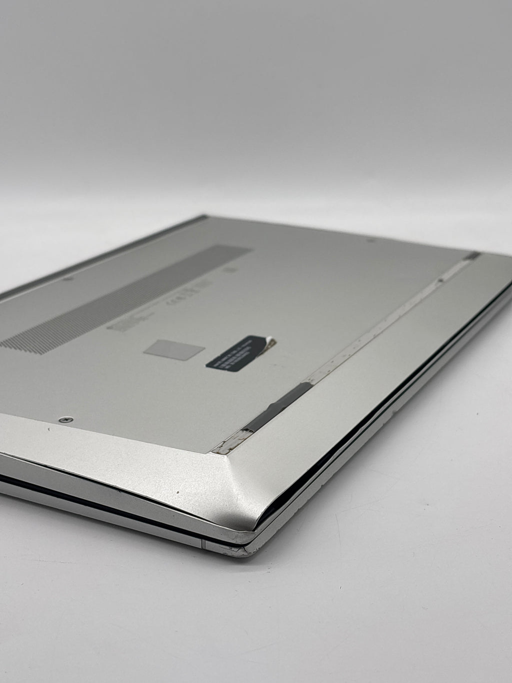 HP Elitebook 840 G8 i7-1185G7 16GB RAM 512GB SSD - For Parts (Read DESC)