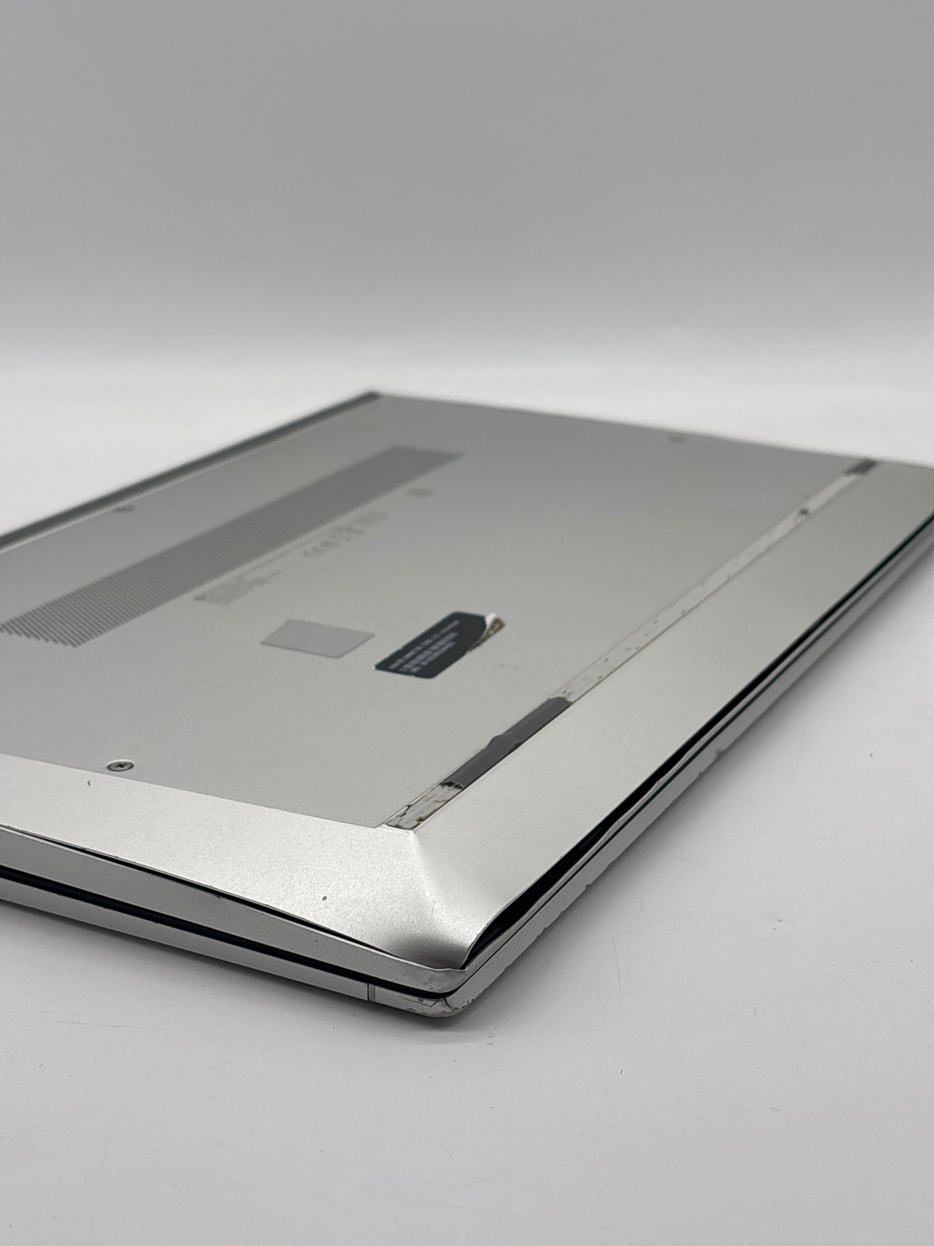 HP Elitebook 840 G8 i7-1185G7 16GB RAM 512GB SSD - For Parts (Read DESC)