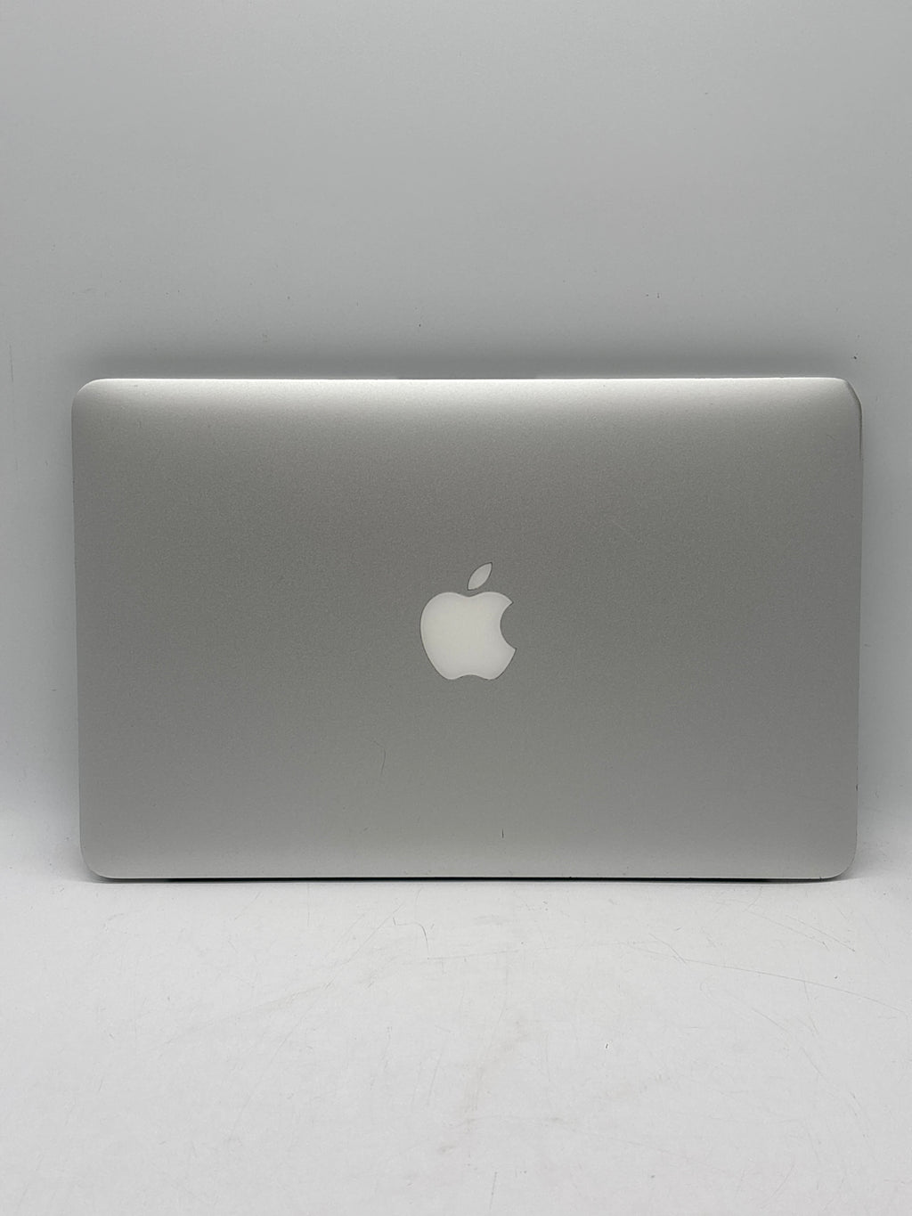 Apple MacBook Air A1465 i5 4GB RAM 128GB SSD - For Parts (No OS)