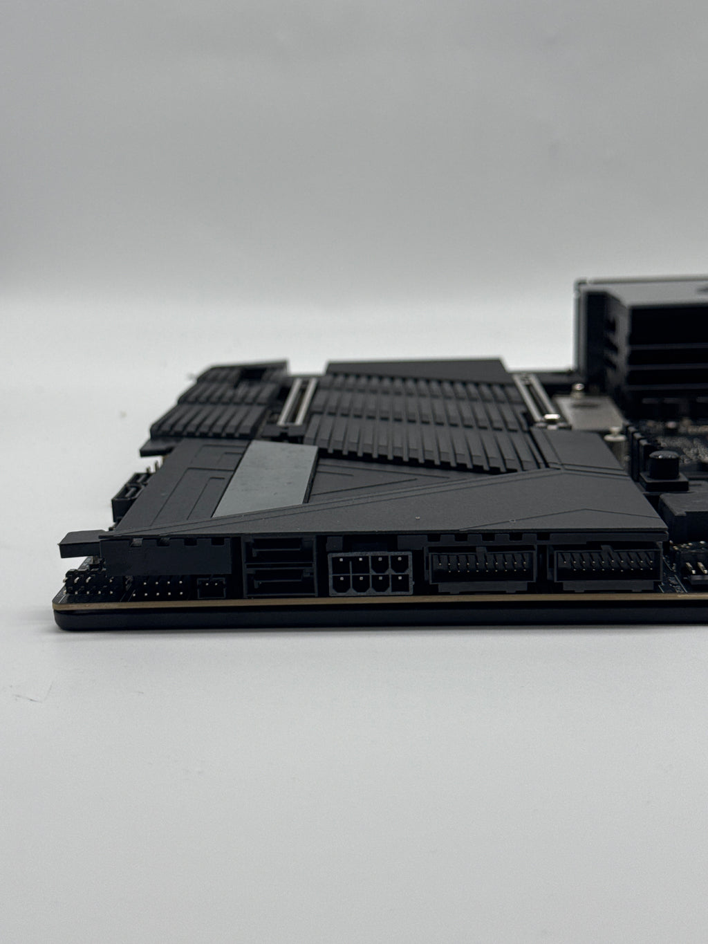 MSI MEG X870E GODLIKE AMD AM5 E-ATX Motherboard Missing CPU Retention Read