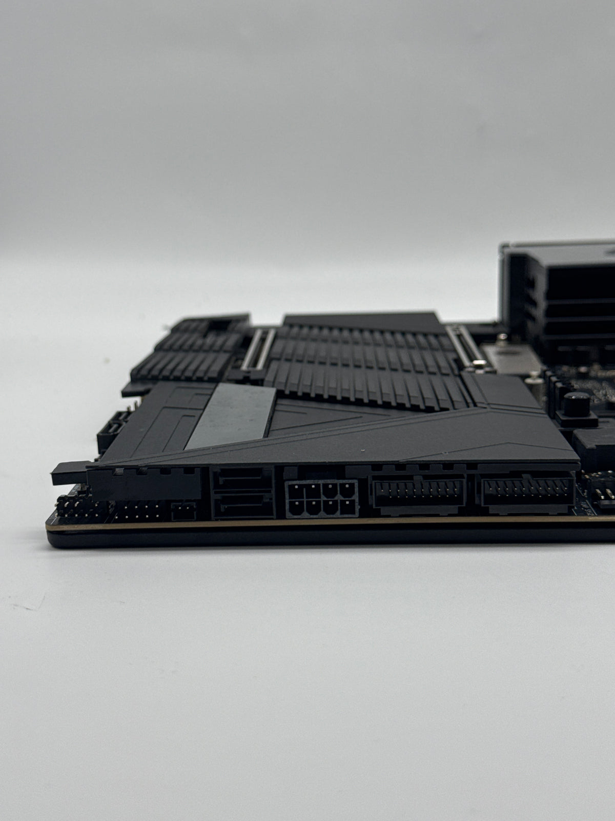 MSI MEG X870E GODLIKE AMD AM5 E-ATX Motherboard Missing CPU Retention Read