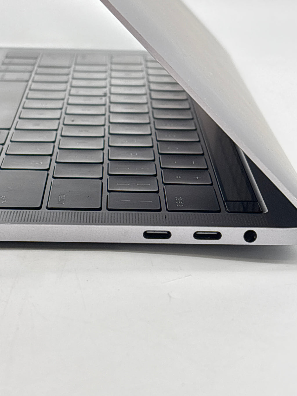 Apple MacBook Pro 13" A1706 i5 8GB RAM 256GB SSD - For Parts (Read)