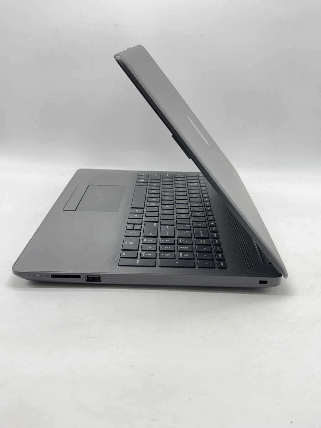 HP 255 G7 15.6in AMD E2-9000e 8GB RAM 128GB SSD Black - READ