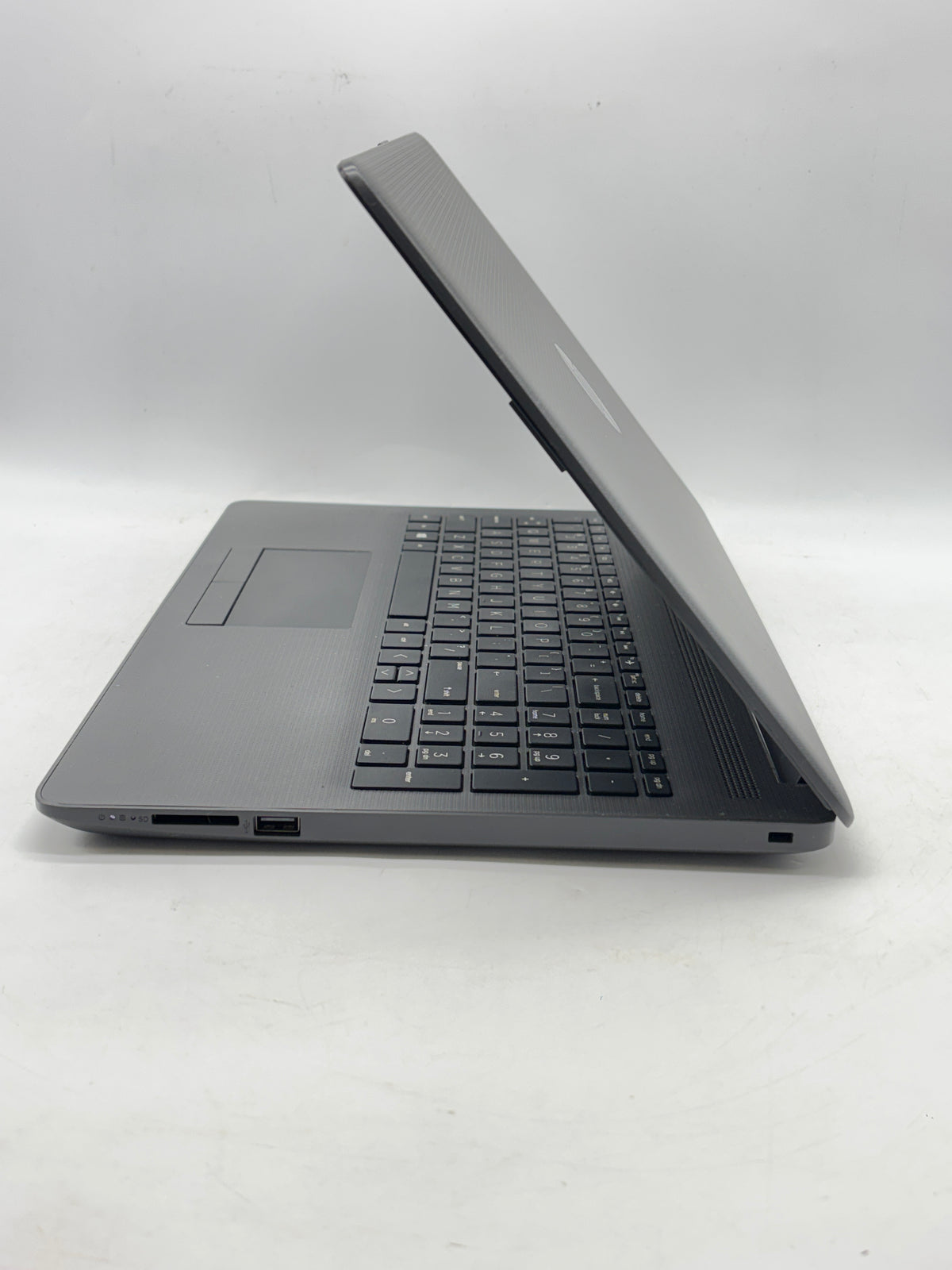 HP 255 G7 15.6in AMD E2-9000e 8GB RAM 128GB SSD Black - READ