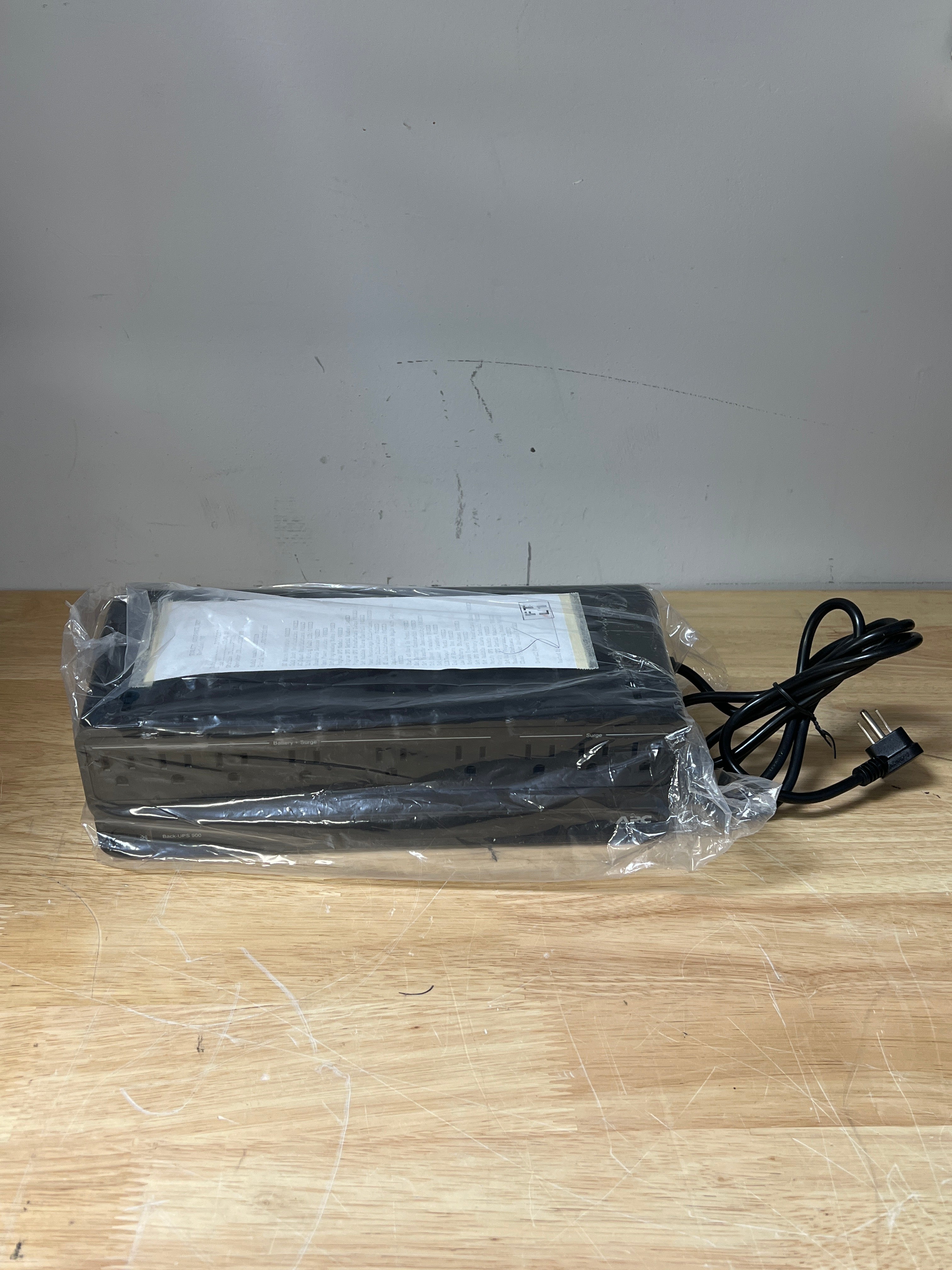 APC Back-UPS BN900M 900VA Battery Backup - New Open Box