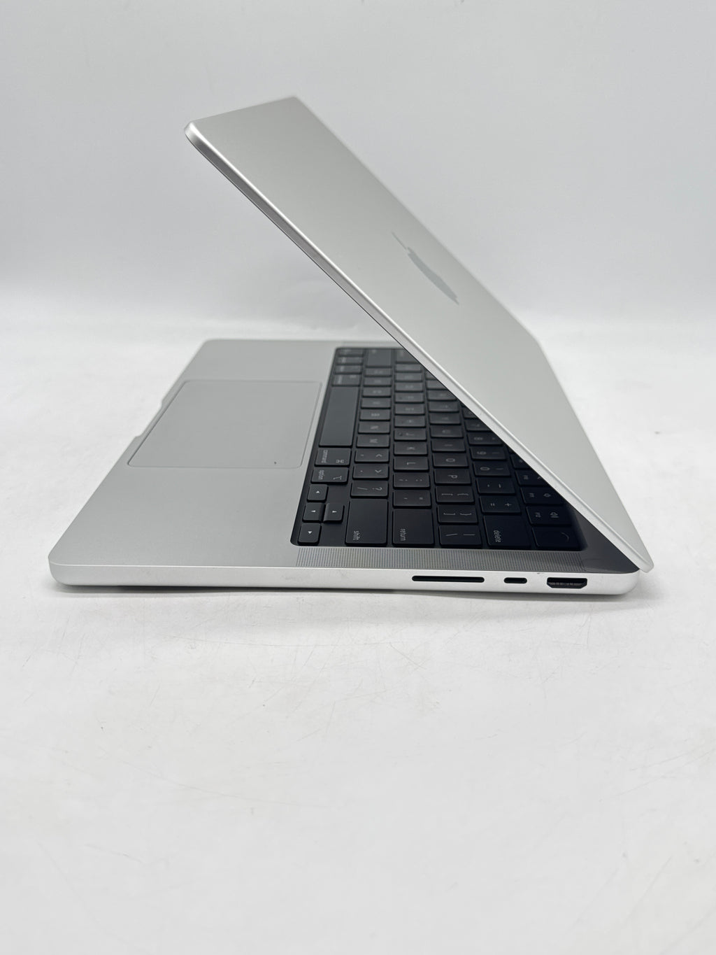 Apple MacBook Pro  M5 A3434 16GB RAM 1TB SSD 14.2" - Used