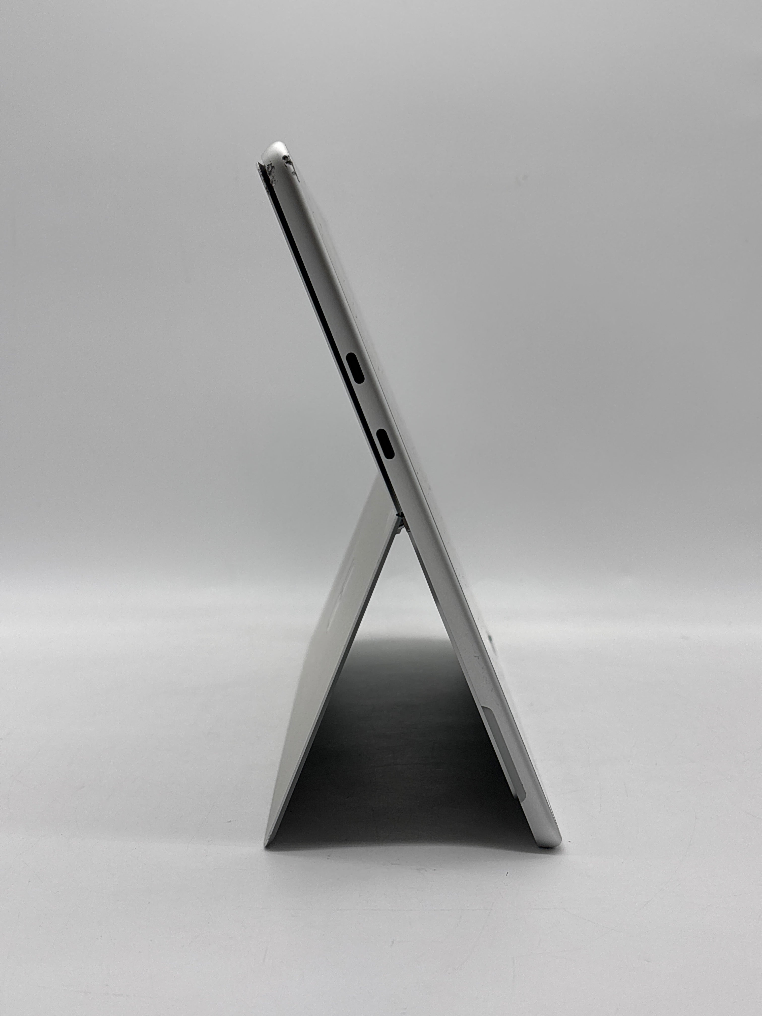 Microsoft Surface Pro 9 2038 i5-1245U 16GB RAM 256GB SSD - For Parts (Read DESC)