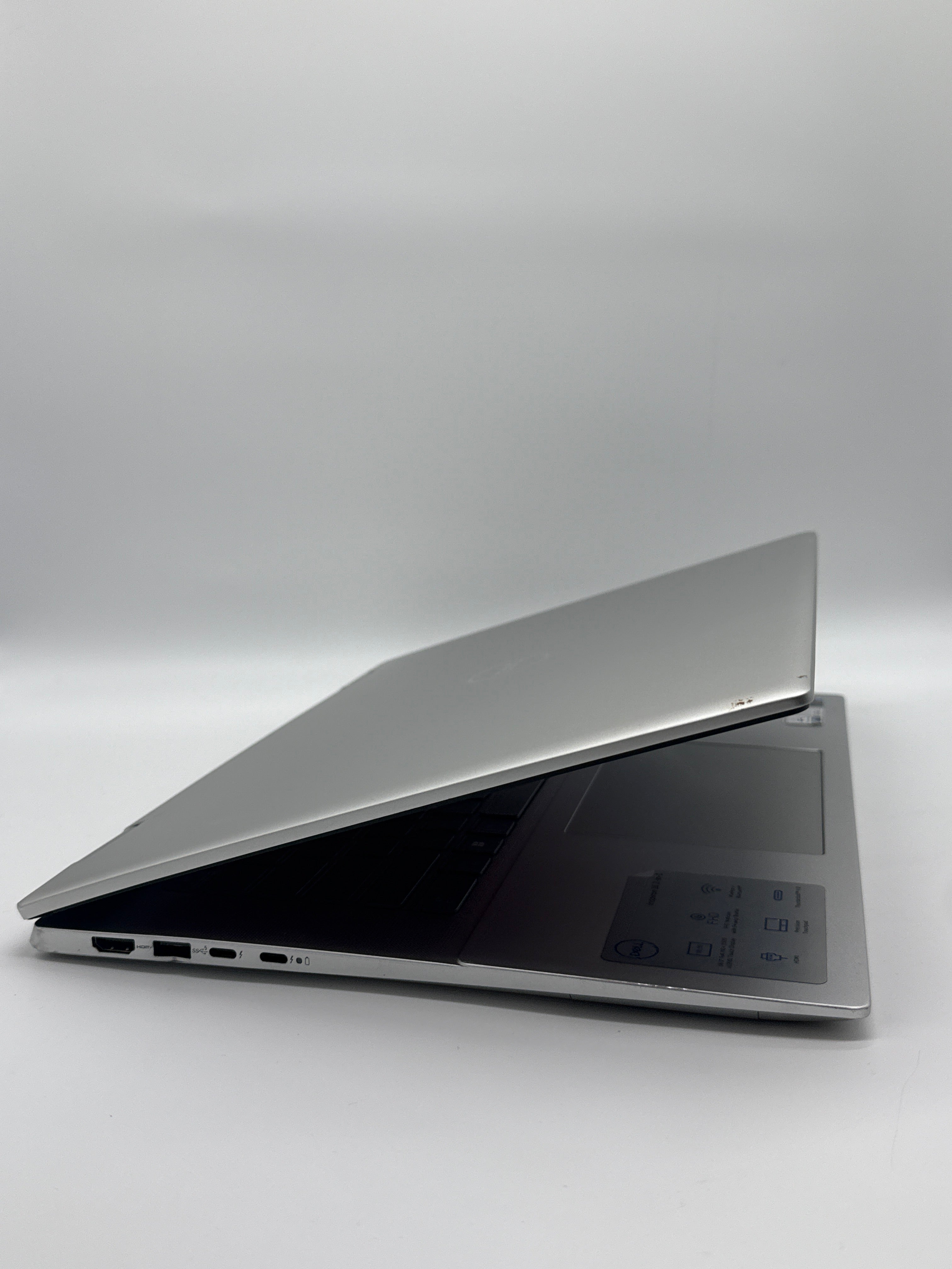 Dell Inspiron 16 7630 2-in-1 i7-1360P 16GB 1TB SSD - Bent USB port/Fully Functional
