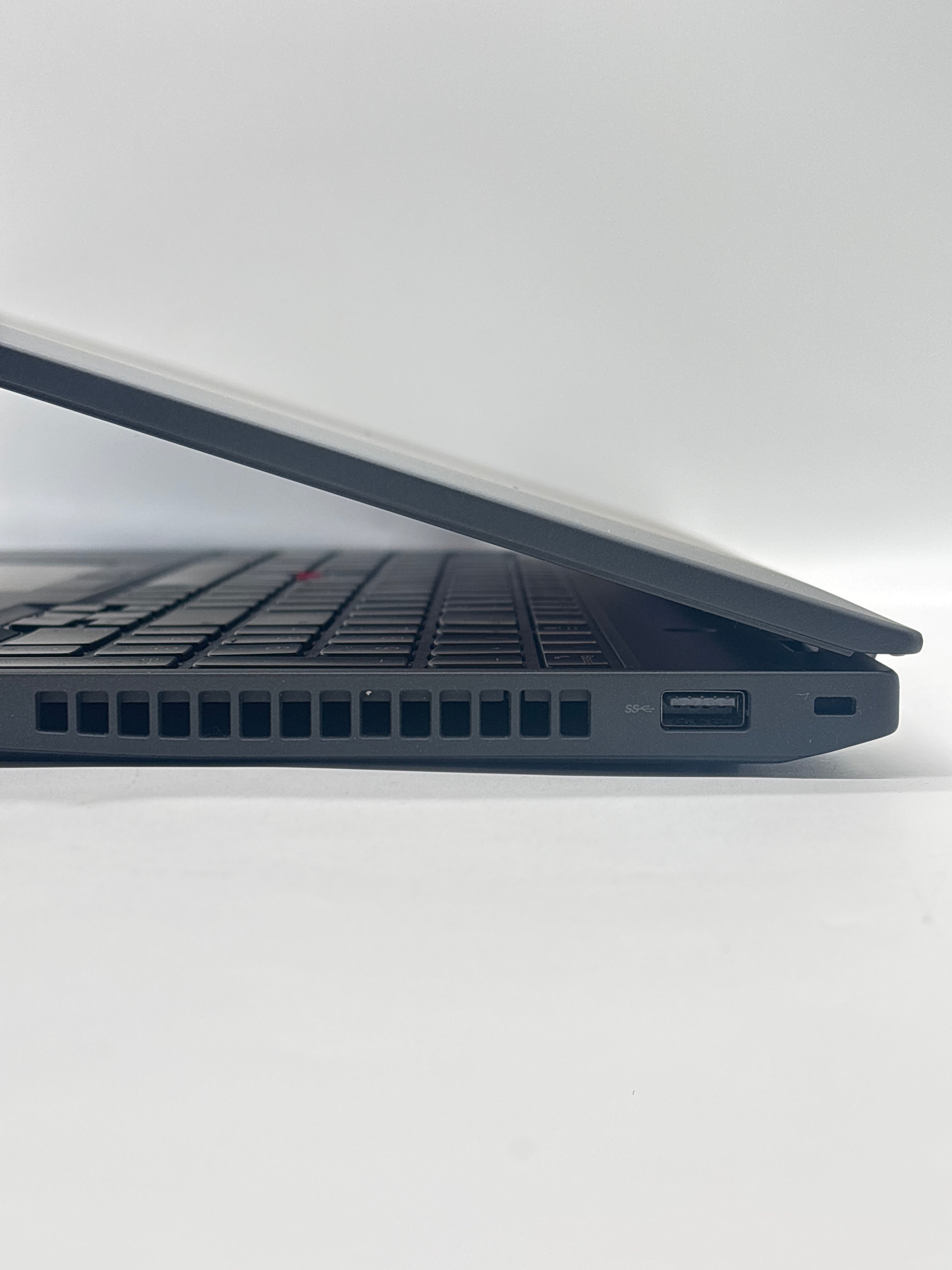 Lenovo ThinkPad P16s Gen 2 Ryzen 7 PRO 7840U 64GB RAM 1TB SSD - Warranty