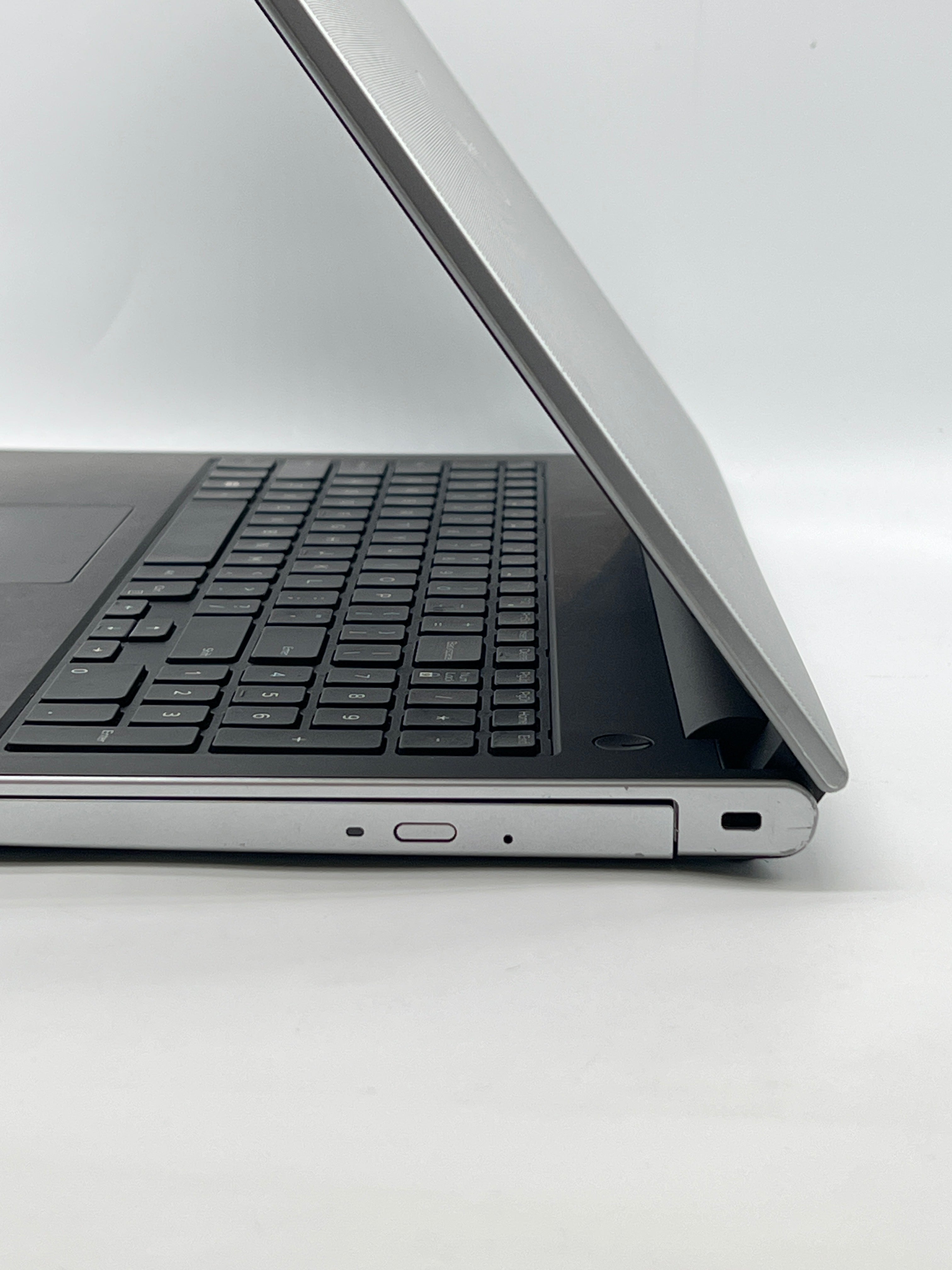 Dell Inspiron 5555 AMD A10 8GB RAM 1TB Hard Drive - For Parts (Read)