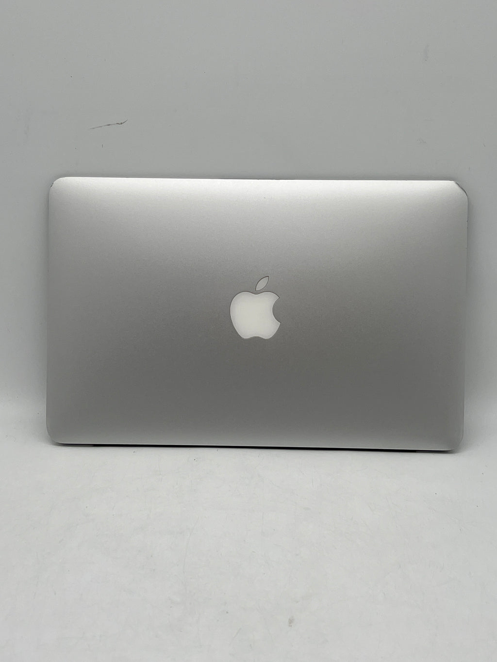 MacBook Air A1465 i5 4GB RAM 128GB SSD - Used