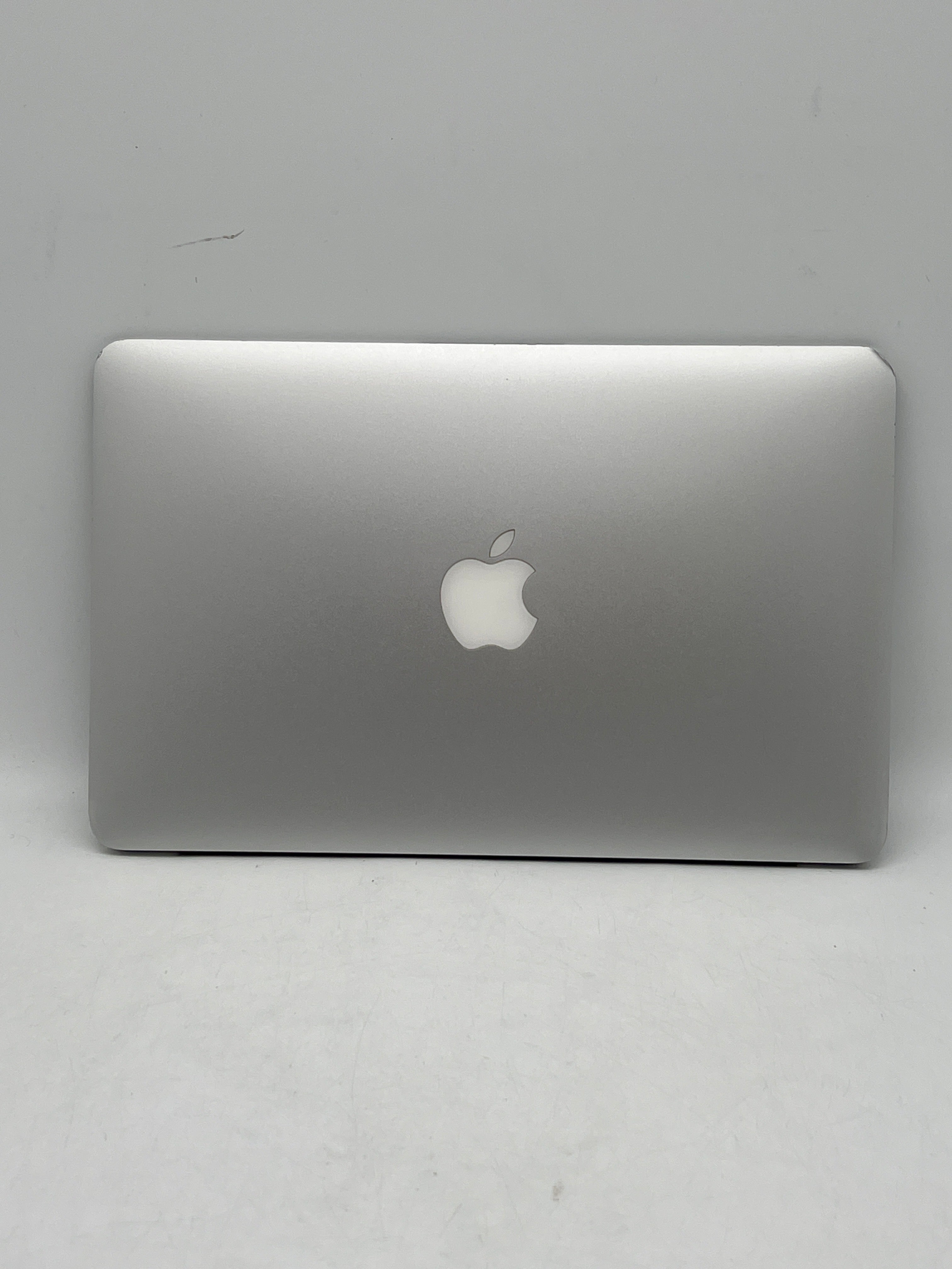 MacBook Air A1465 i5 4GB RAM 128GB SSD - Used