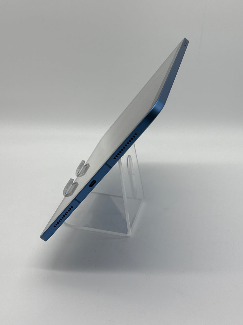 Apple iPad 11th Gen A16 128GB Blue Wi-Fi + Cellular (Cycle Count 3)