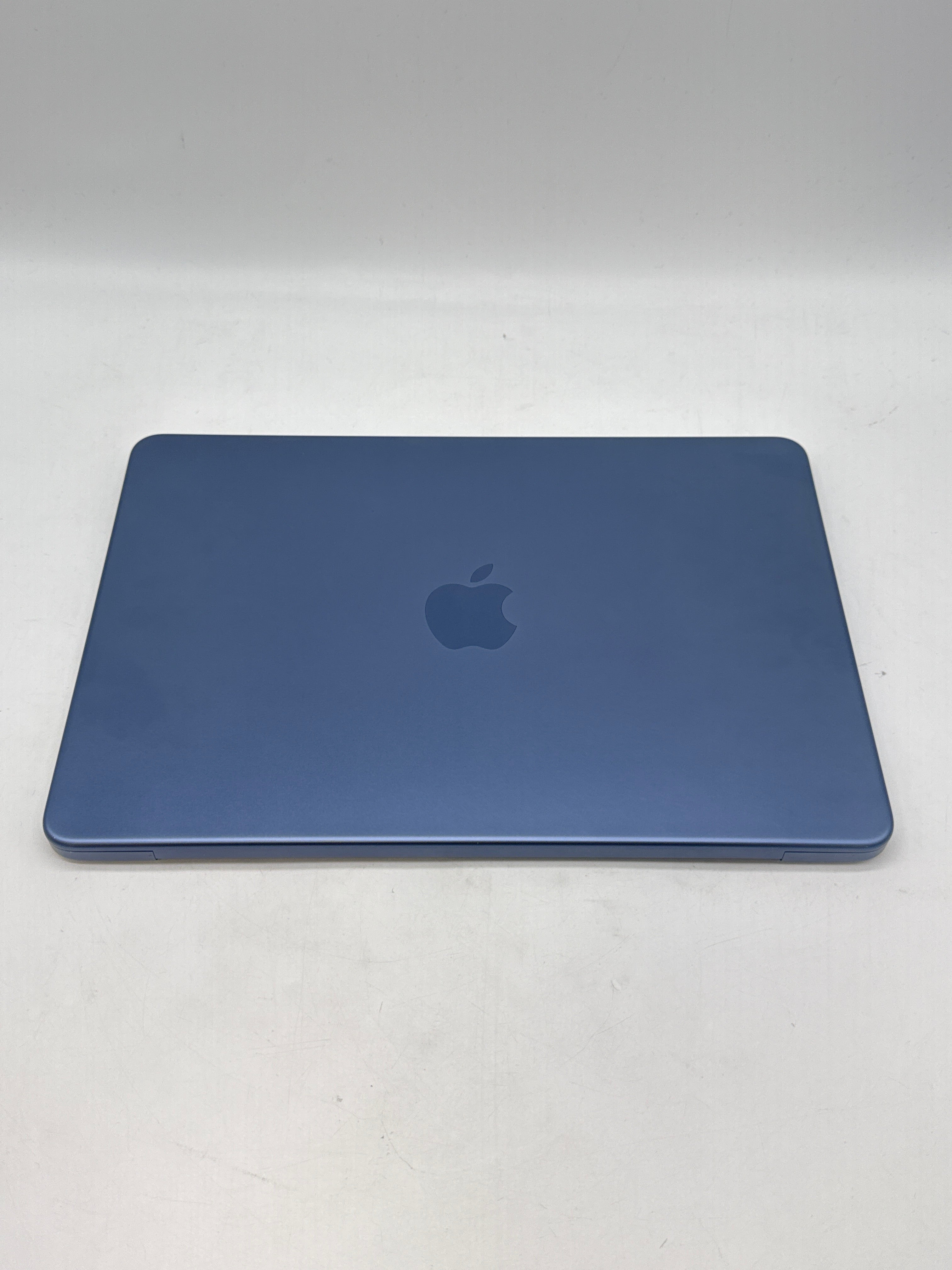 Apple MacBook Neo 13" A18 Pro 8GB RAM 256GB SSD - Used with Box