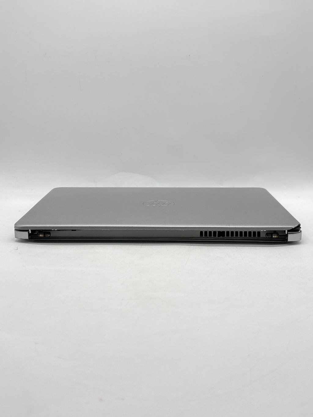 HP 14-dk1022wm 14" AMD Ryzen 3 3250U 4GB RAM 128GB SSD Silver - READ