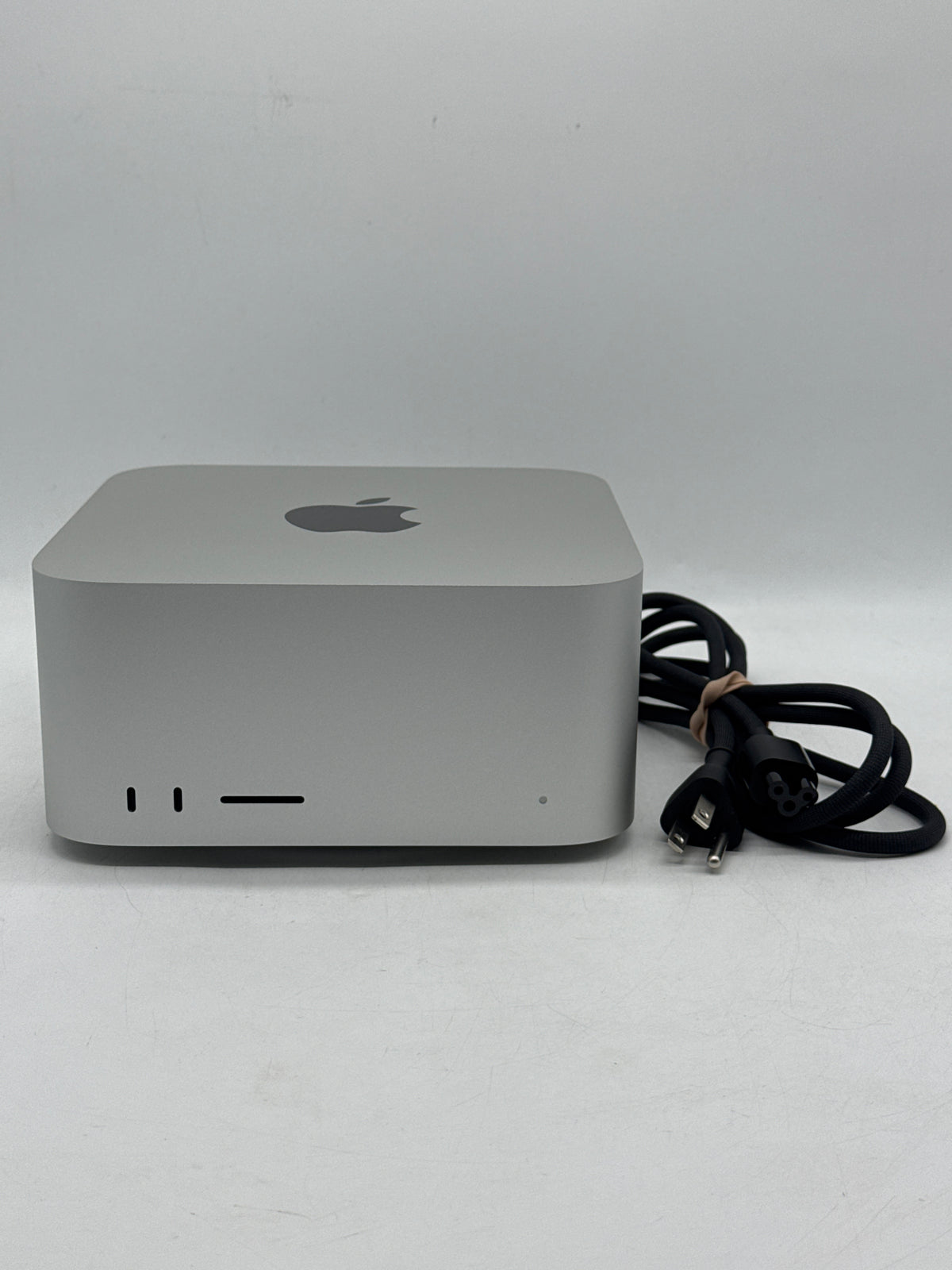Apple Mac Studio 2025 M4 Max 64GB RAM 4TB SSD 40-Core GPU Silver - Used