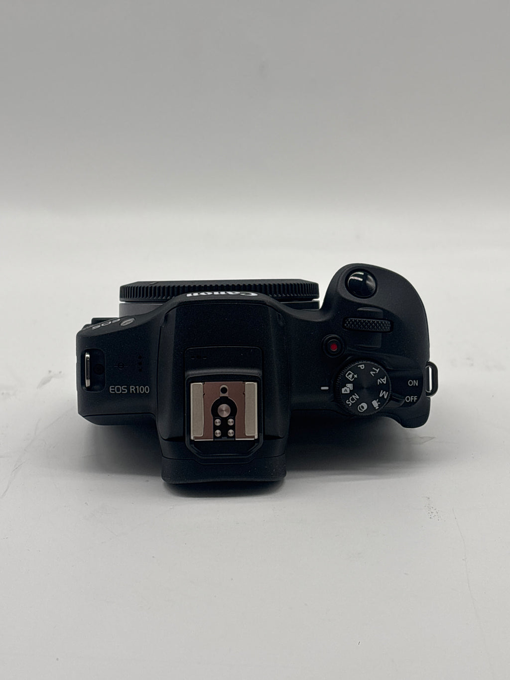 Canon EOS R100 Mirrorless Digital Camera 24.1MP with RF-S 18-45mm Lens - Used