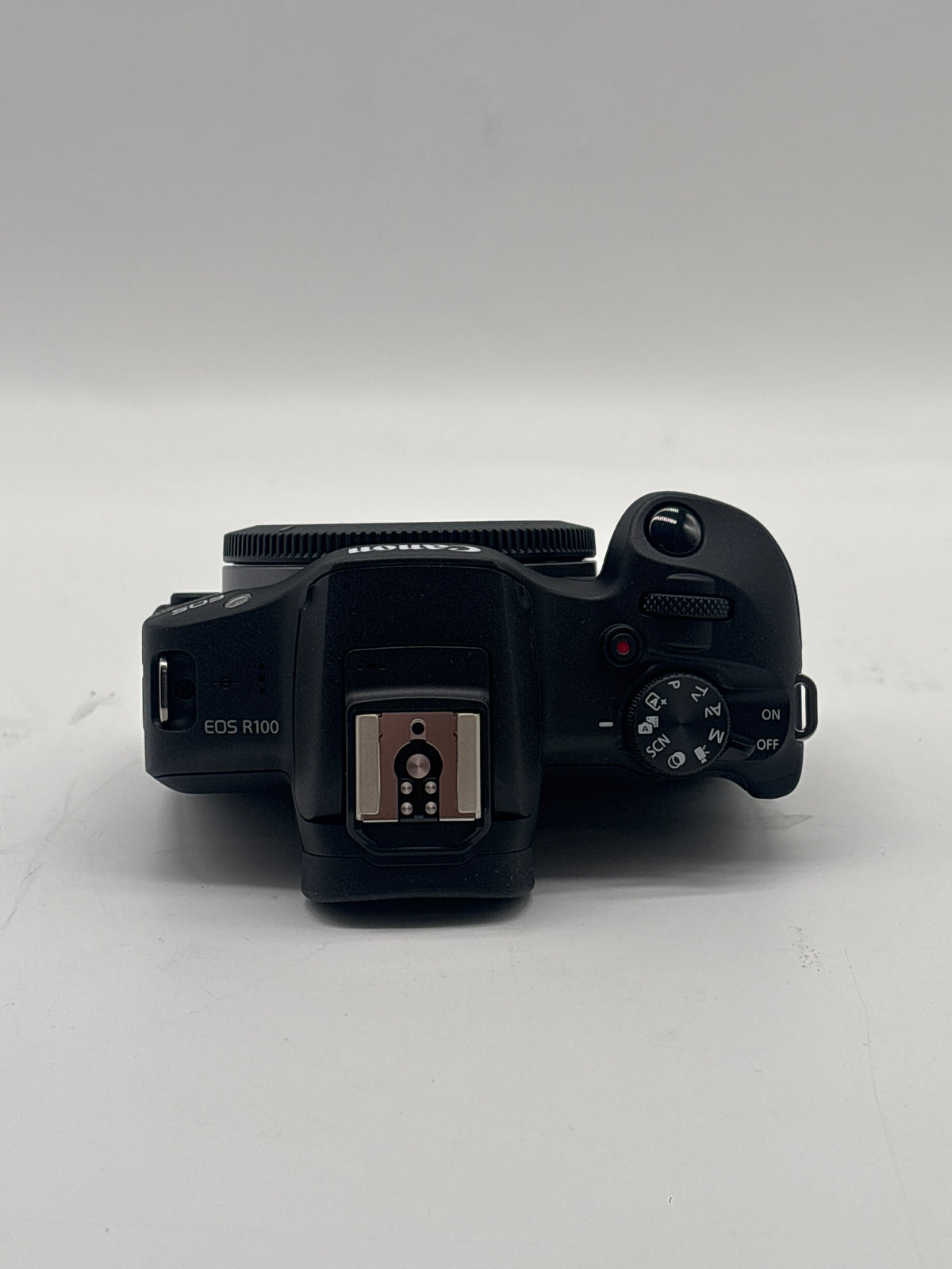Canon EOS R100 Mirrorless Digital Camera 24.1MP with RF-S 18-45mm Lens - Used