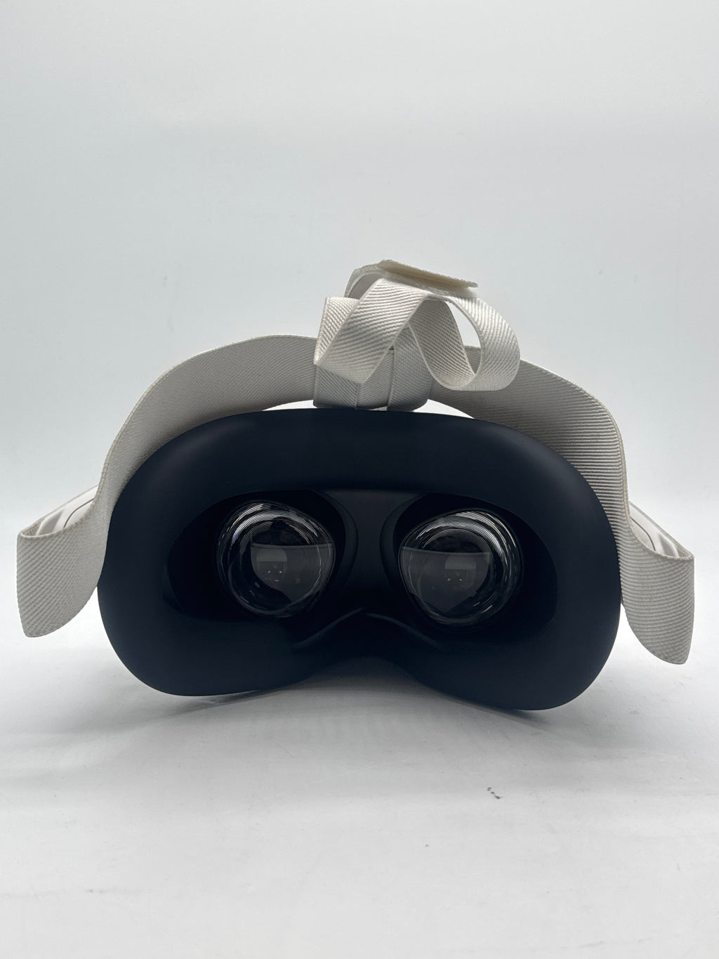Meta Quest 3S 128GB White VR Headset - For Parts No controllers
