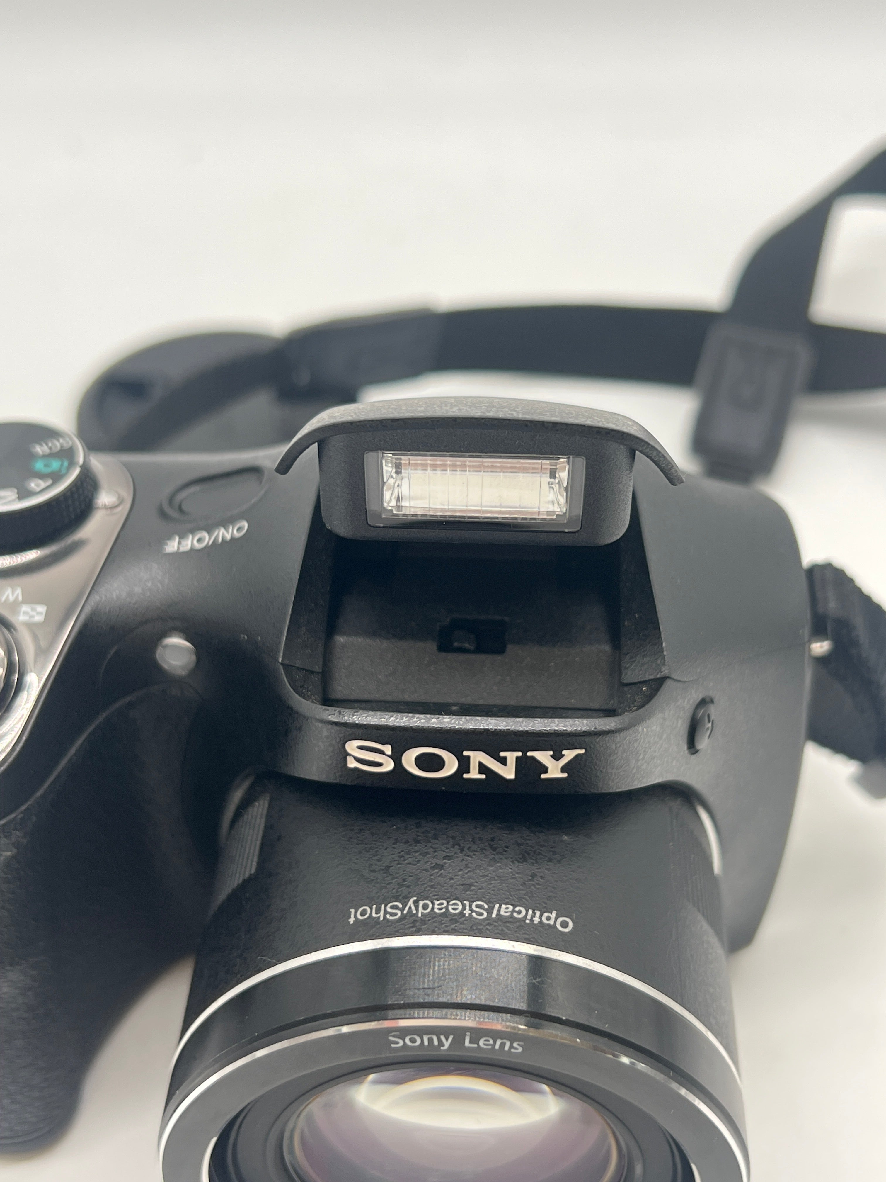 Sony Cyber-shot DSC H300 20.1 MP 35x Optical Zoom - Used