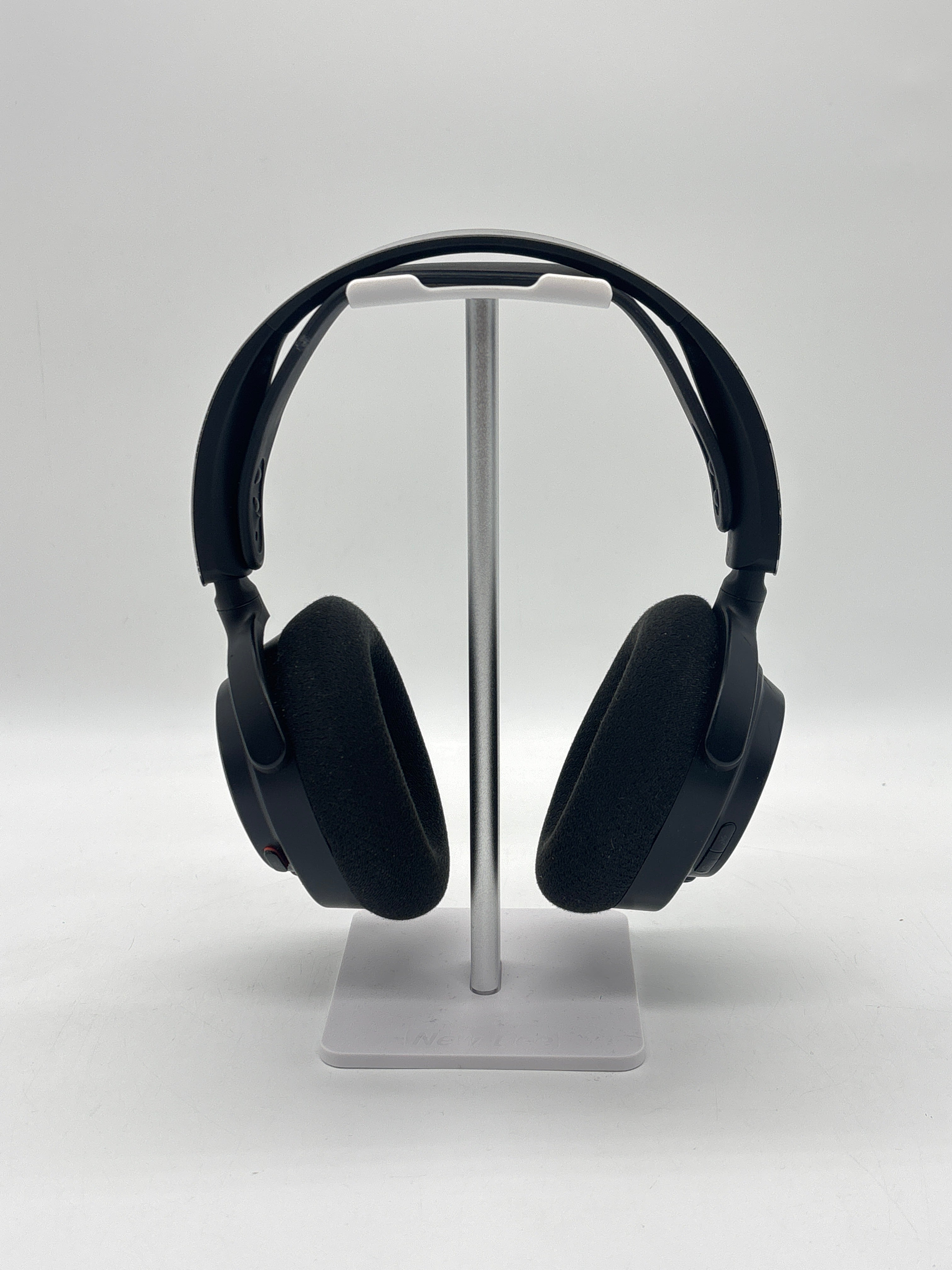 SteelSeries Arctis Nova 7X Black Wireless Over Ear Headphones - For Parts (Ear Cap Missing)