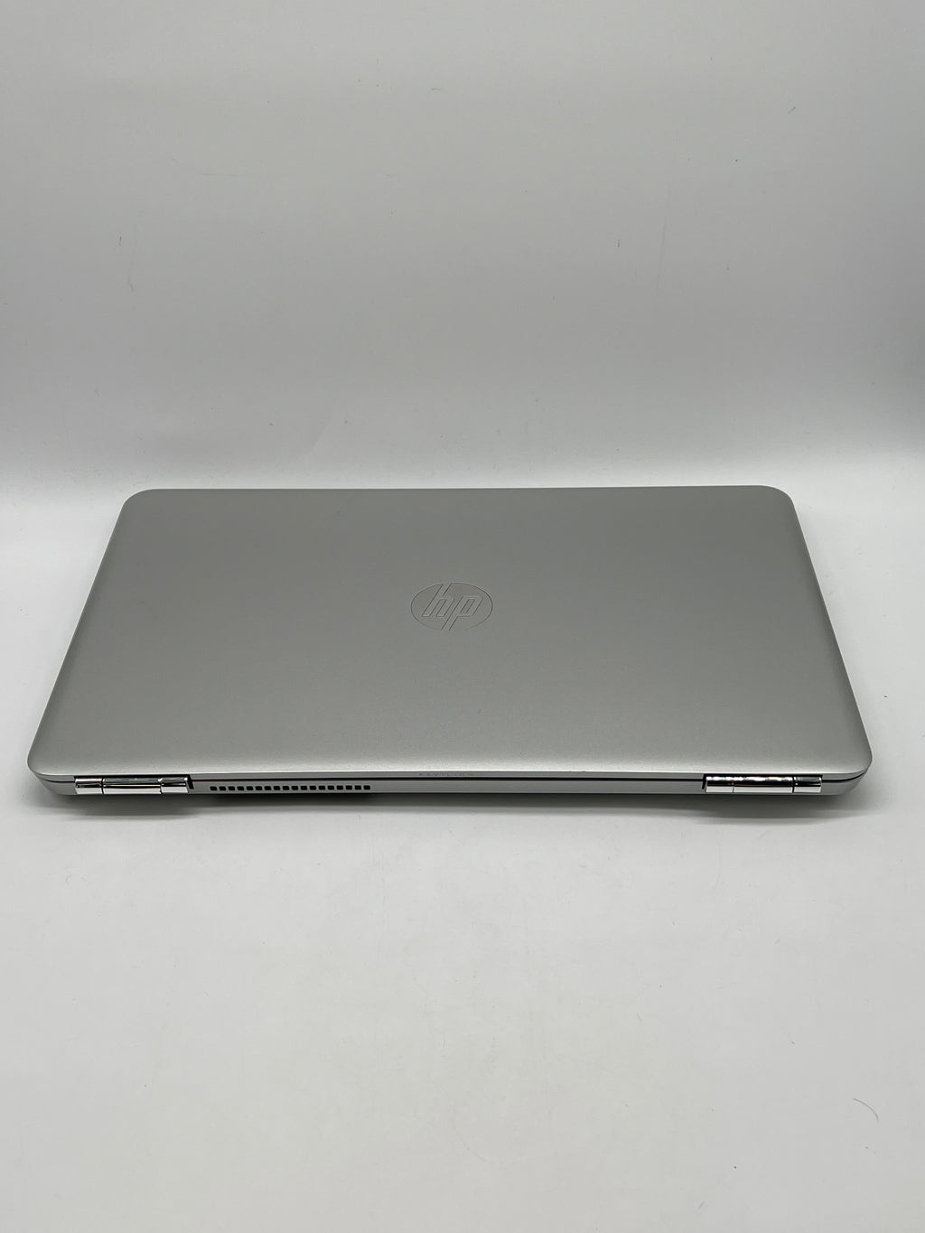 HP Pavilion 15-aw053nr AMD A12-9700P 8GB RAM 1TB HDD - For Parts (Read)