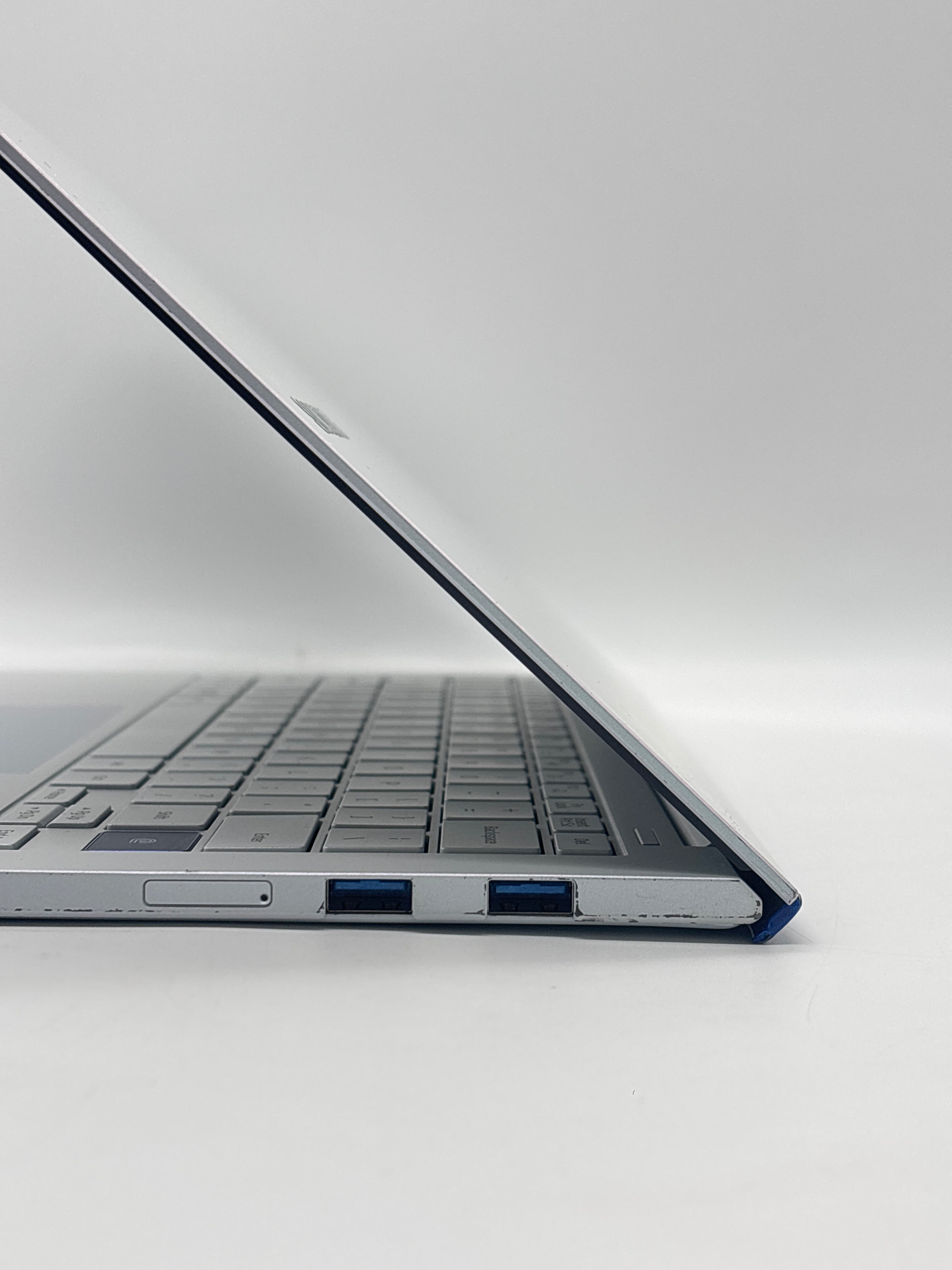 Samsung Galaxy Book NP930XCJ i7-10510U 8GB RAM 512GB SSD - Used