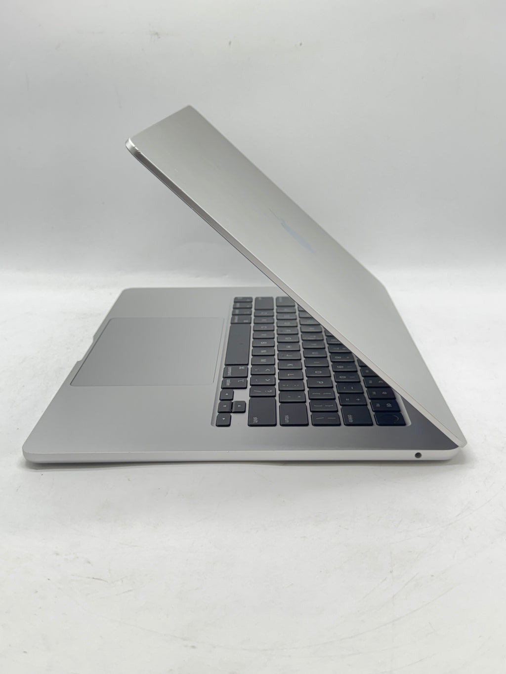 Apple MacBook Air 15in M2 A2941 8GB RAM 256GB SSD Silver - Used