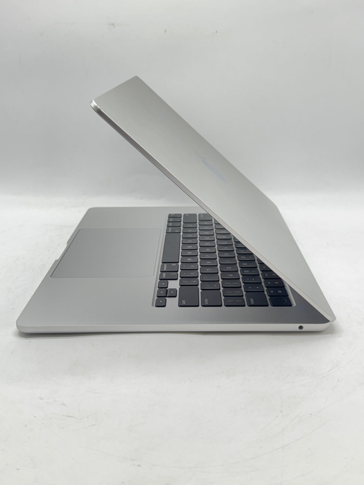 Apple MacBook Air 15in M2 A2941 8GB RAM 256GB SSD Silver - Used