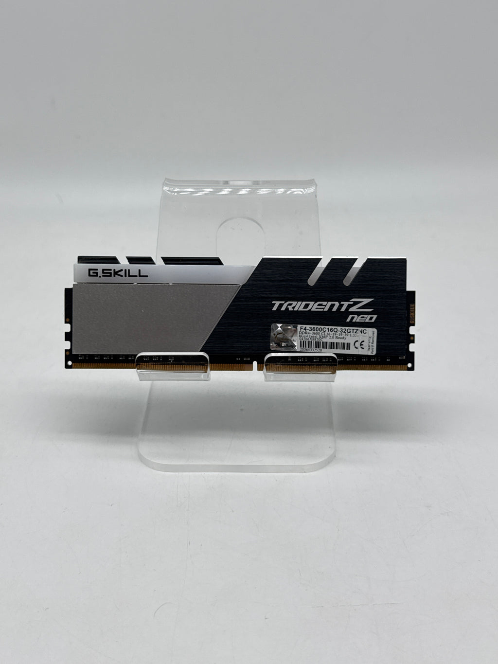 G.Skill Trident Neo 1x8 GB RAM DDR4 3600MHz F4-3600C16Q-32GTZNC