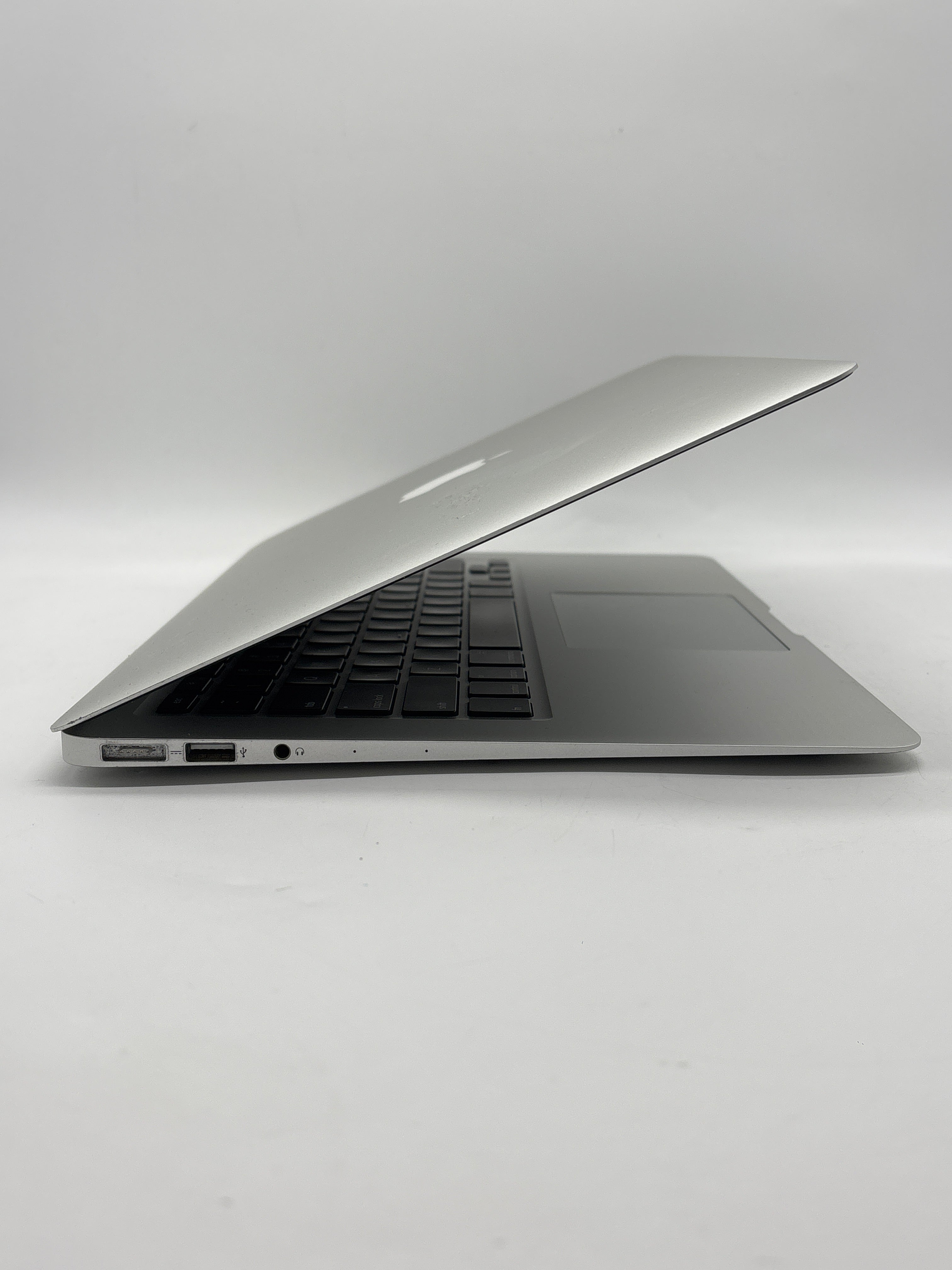 Apple MacBook Air 13" A1466 i5 4GB RAM 128GB SSD - For Parts (Read DESC)