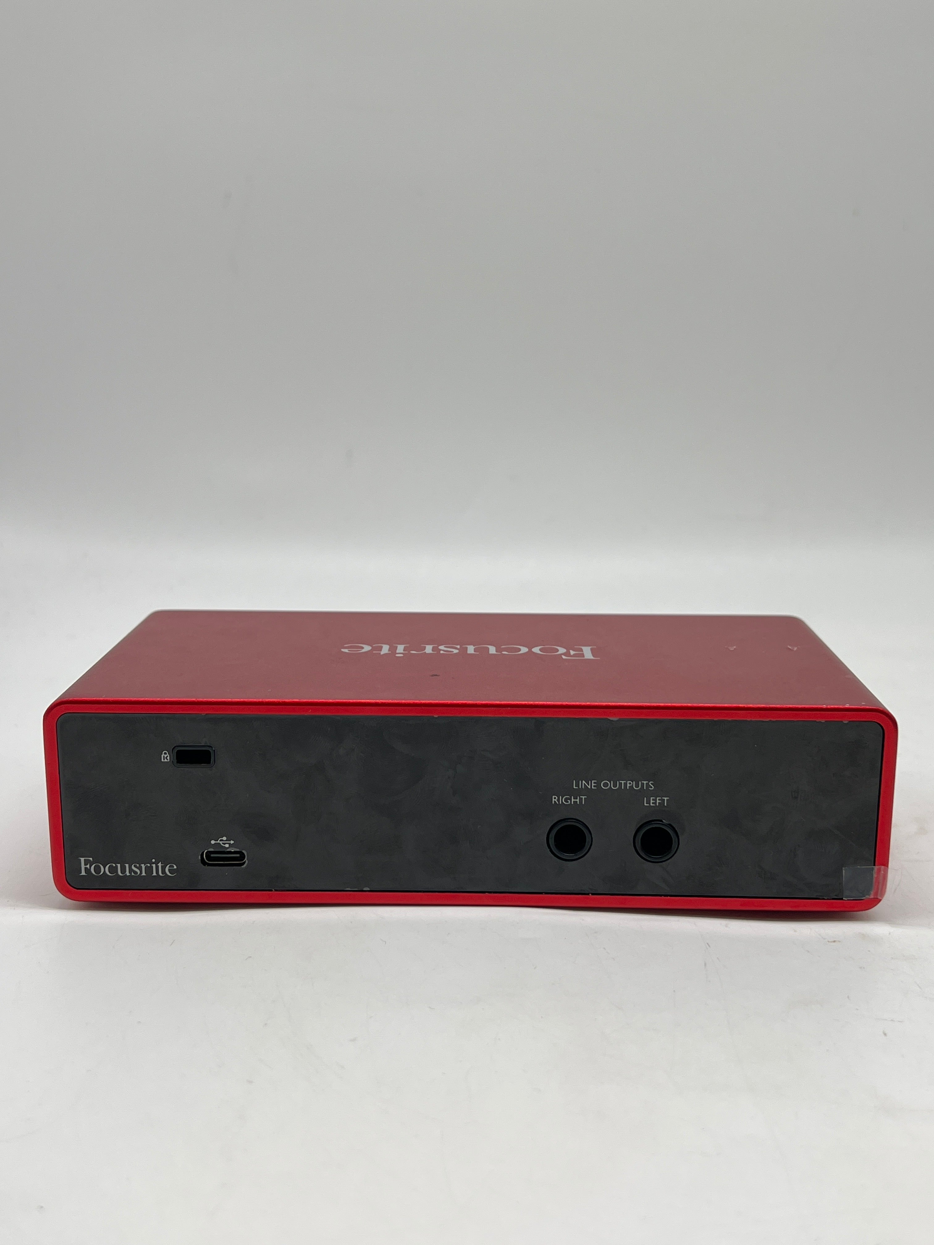 Focusrite Scarlett 2i2 Studio 3rd Gen USB Audio Interface Bundle