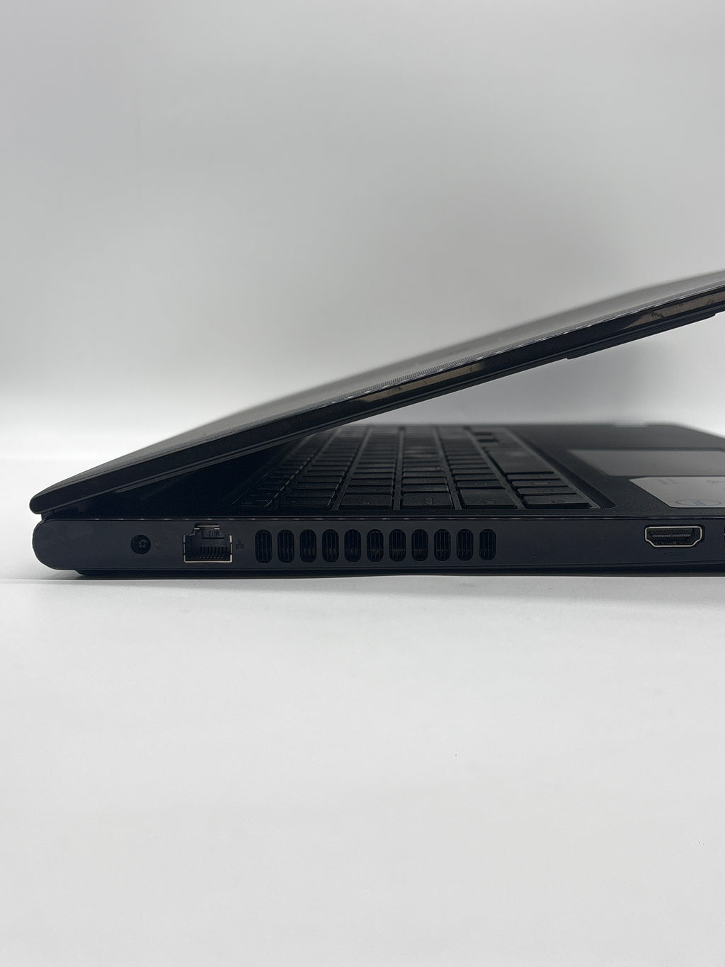 Dell Inspiron 15 3567 i3-7100U 6GB RAM 1TB HDD - For Parts (No Battery)
