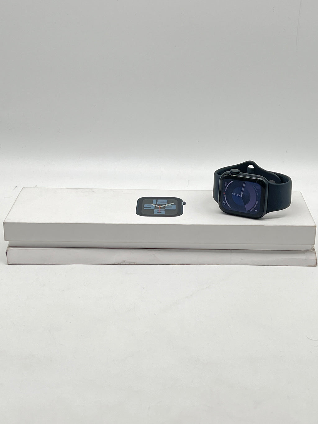Apple Watch SE 2 GPS A2722 Midnight With 2 Extra Bands - Used
