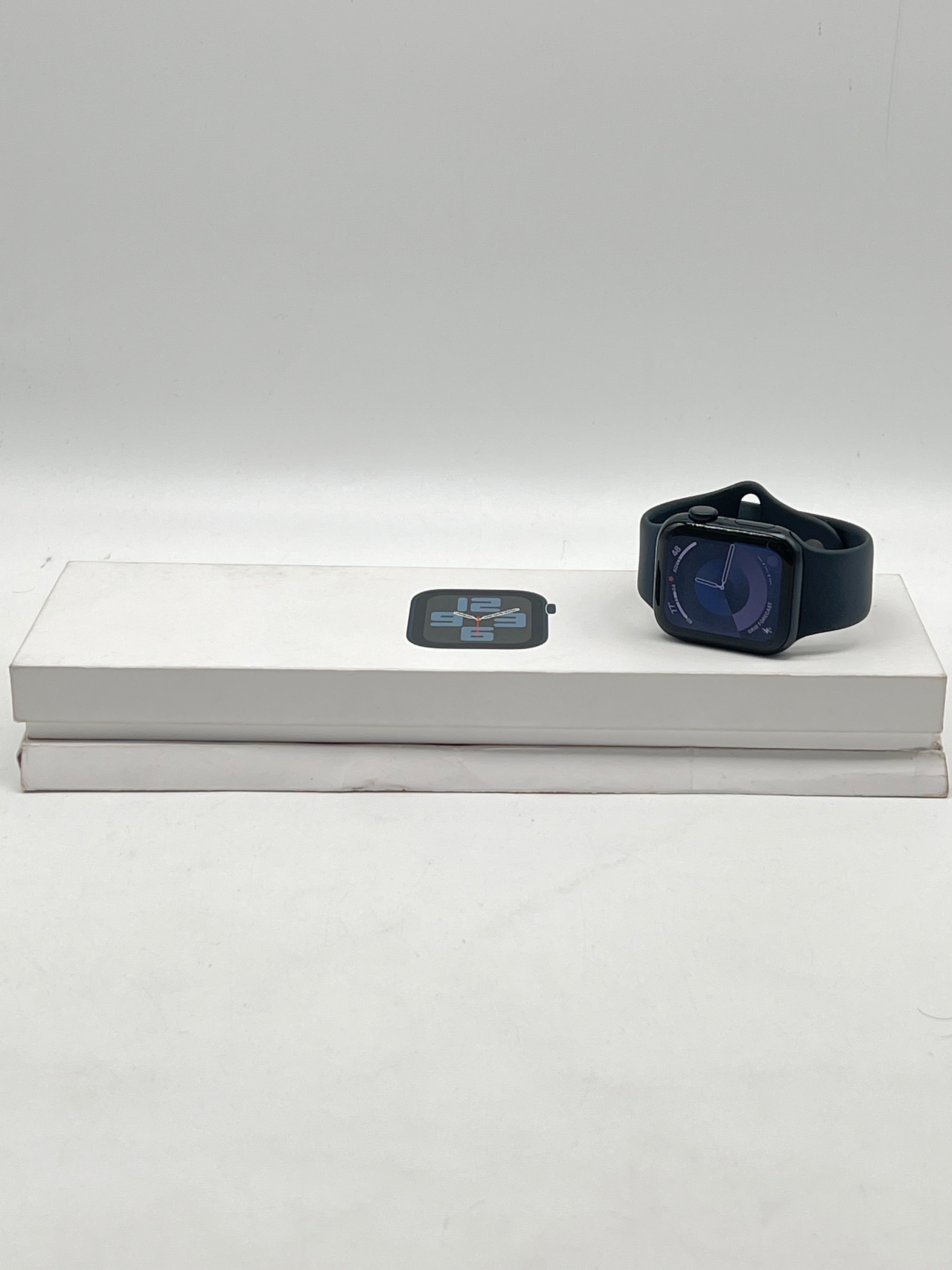 Apple Watch SE 2 GPS A2722 Midnight With 2 Extra Bands - Used
