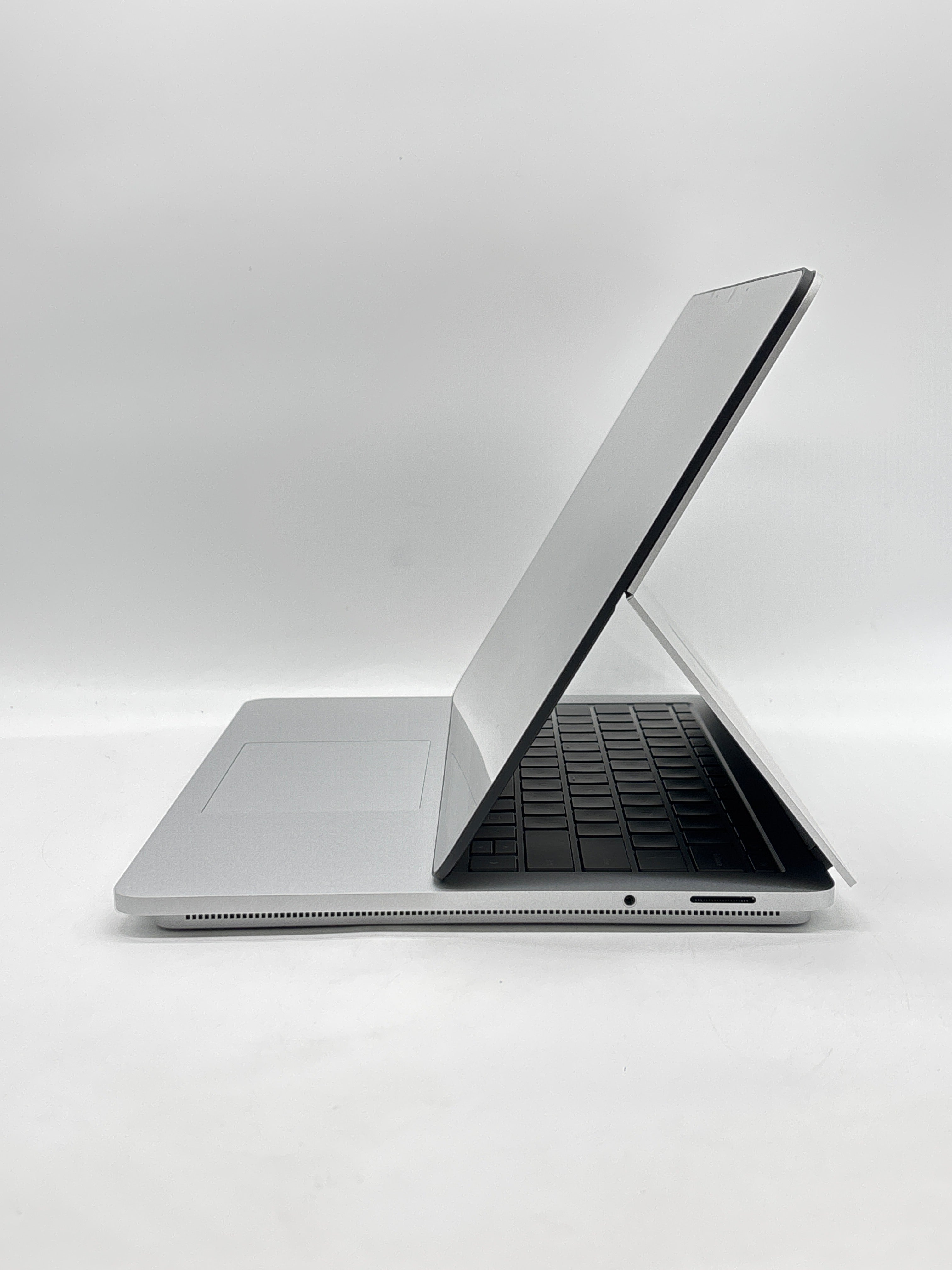 Microsoft Surface Laptop Studio i7-11370H 16GB RAM 512GB SSD Silver - Used