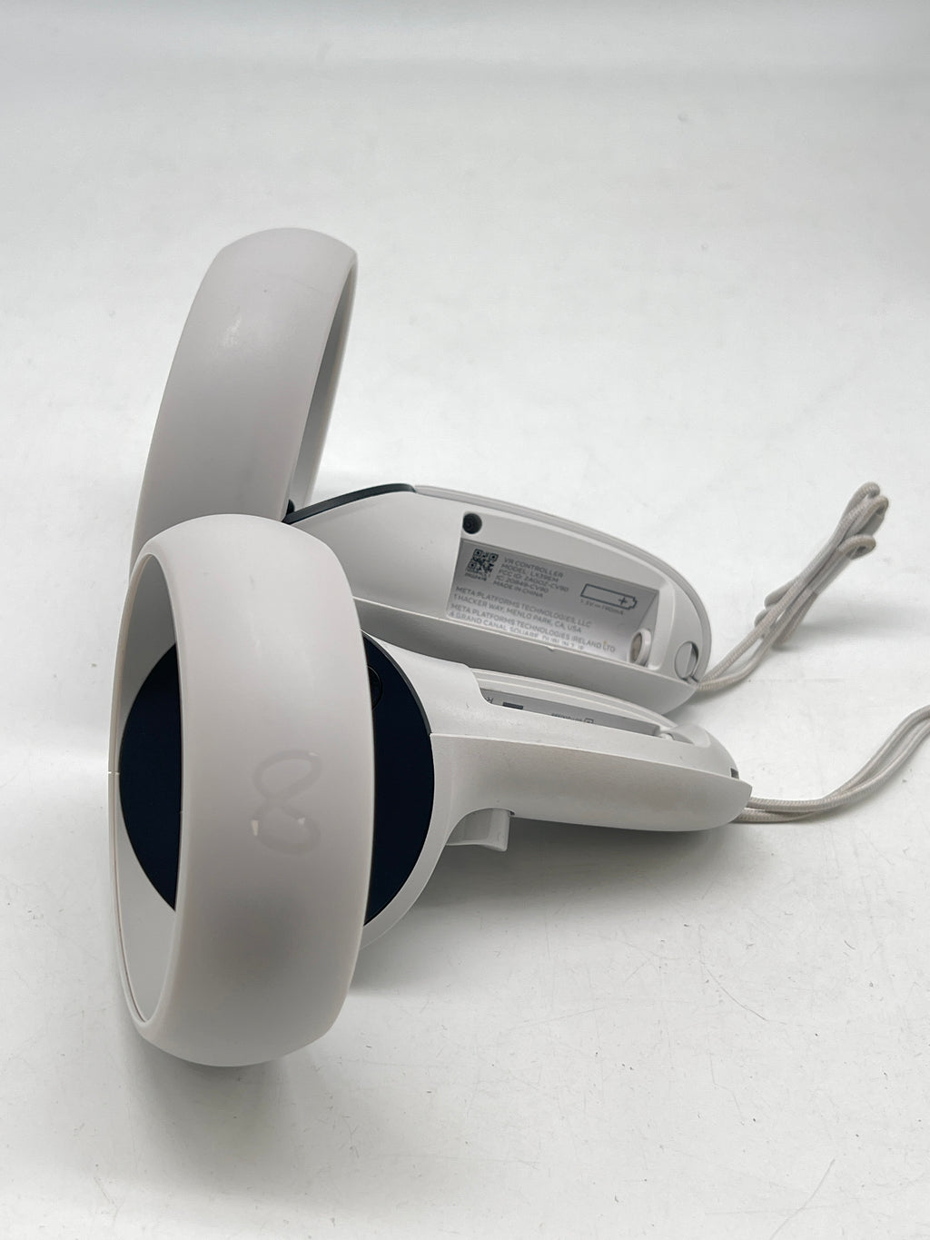 Meta Quest 2 Standalone VR Headset 128GB White Functional W/Controller