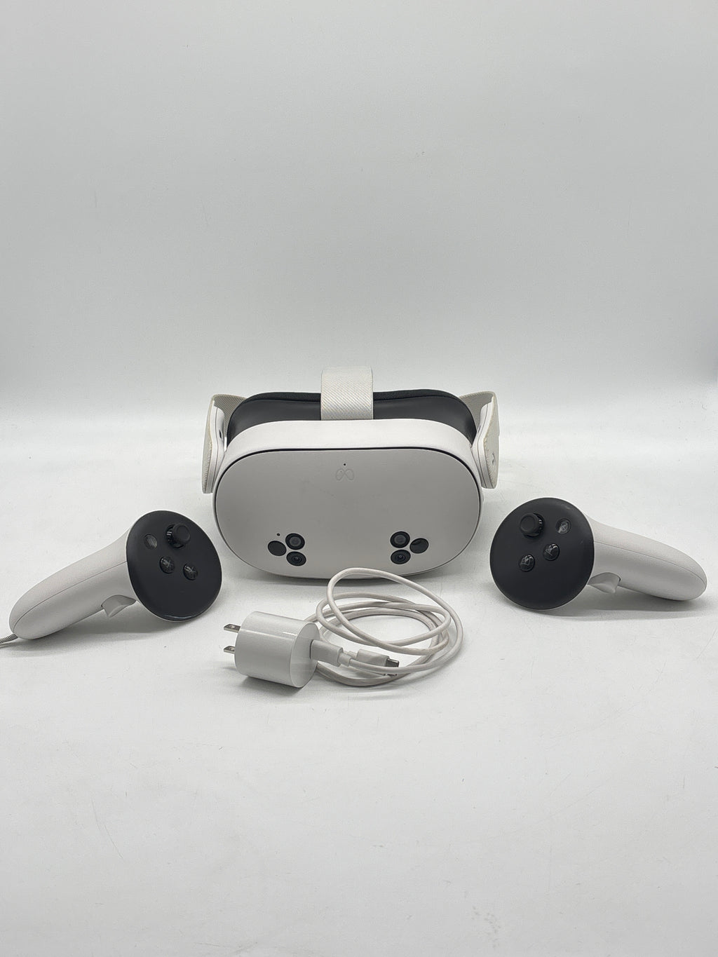 Meta Quest 3S 128GB Standalone All-in-One VR Headset P97