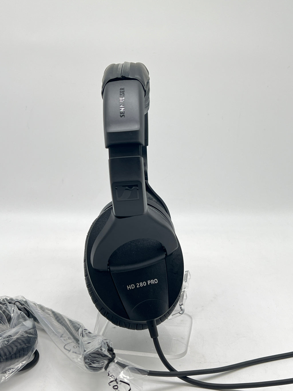 Sennheiser HD 280 Pro Wired Over-Ear Headphones Black
