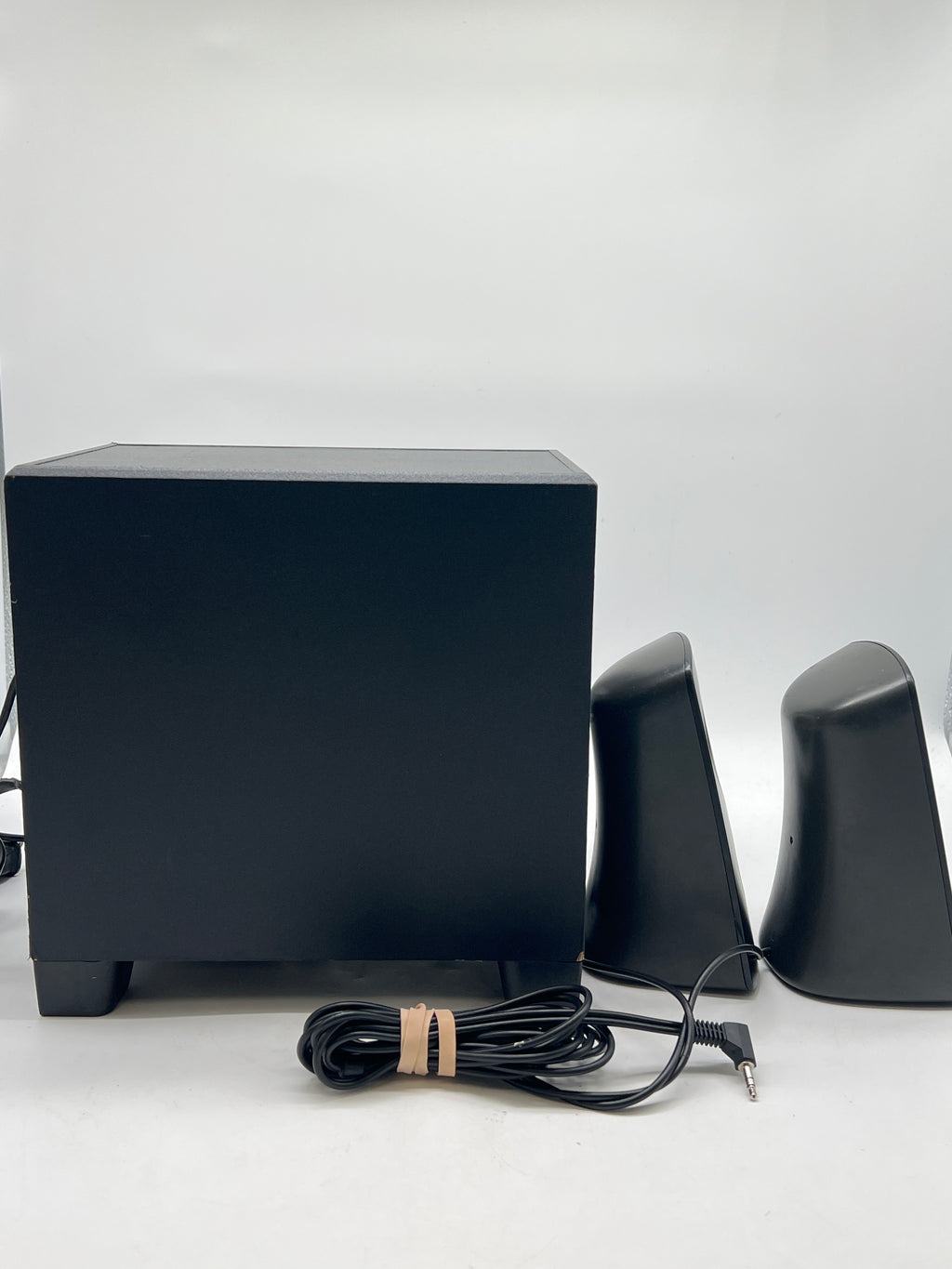 Logitech Z313 2.1 Channel Speaker System w/ Subwoofer Black - Used