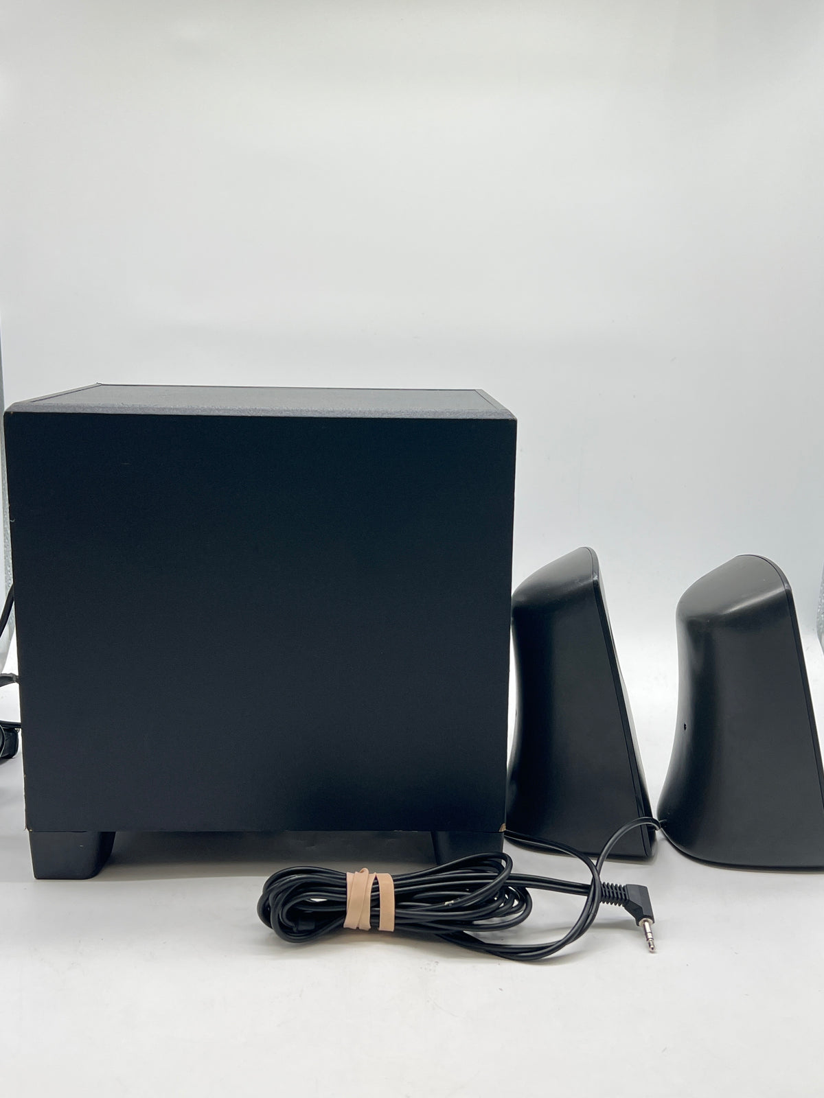 Logitech Z313 2.1 Channel Speaker System w/ Subwoofer Black - Used