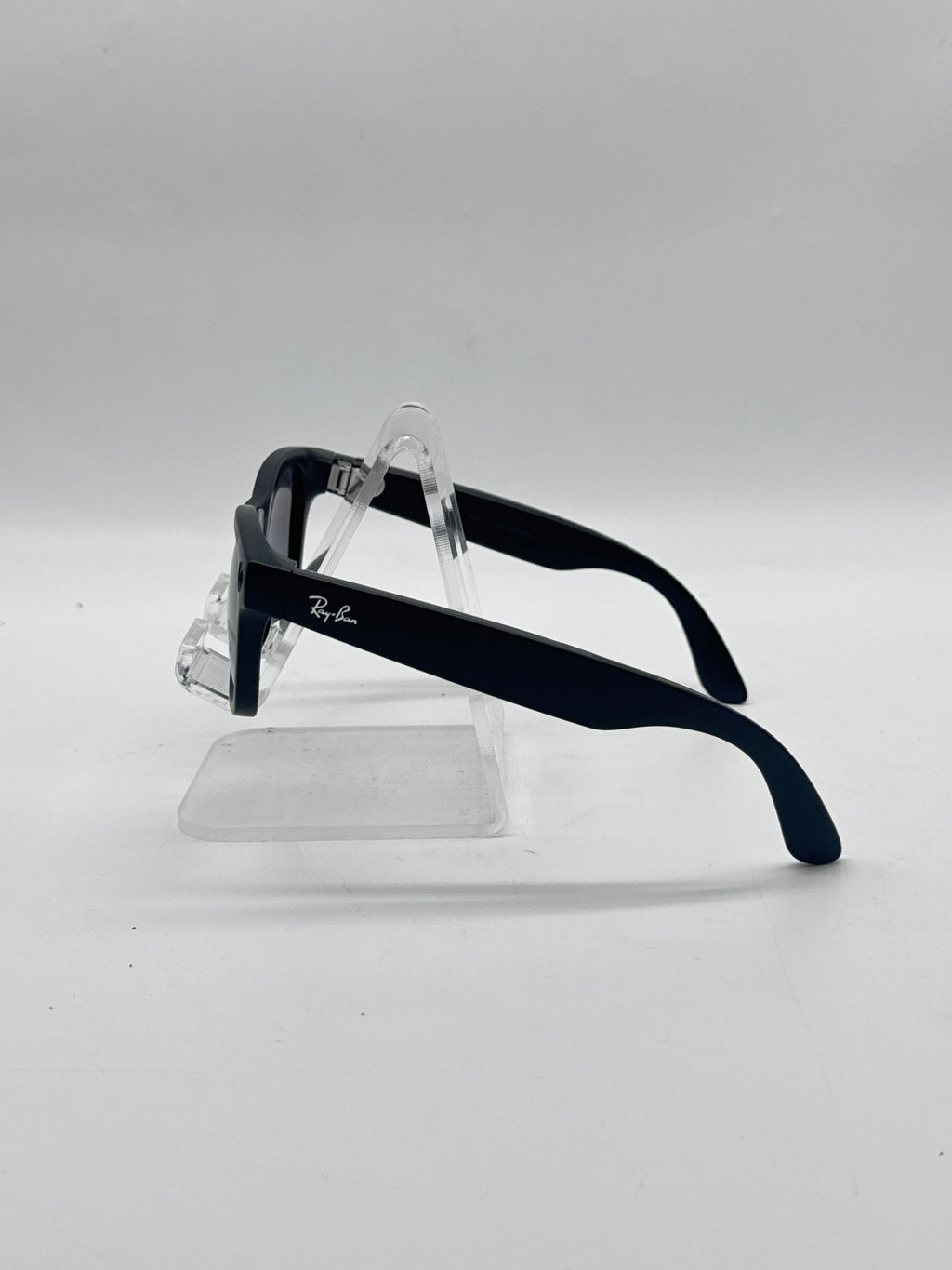 Ray-Ban Meta Wayfarer Gen 1 Smart Glasses RW4006 32GB Bluetooth 5.2 Wi-Fi 6