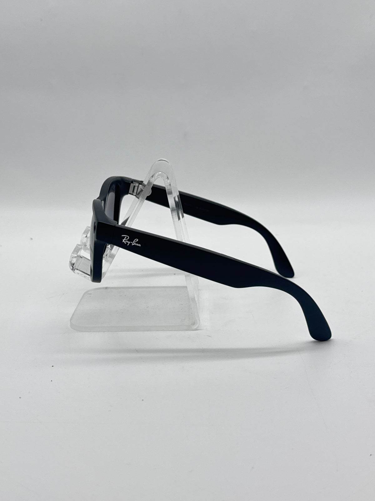 Ray-Ban Meta Wayfarer Gen 1 Smart Glasses RW4006 32GB Bluetooth 5.2 Wi-Fi 6