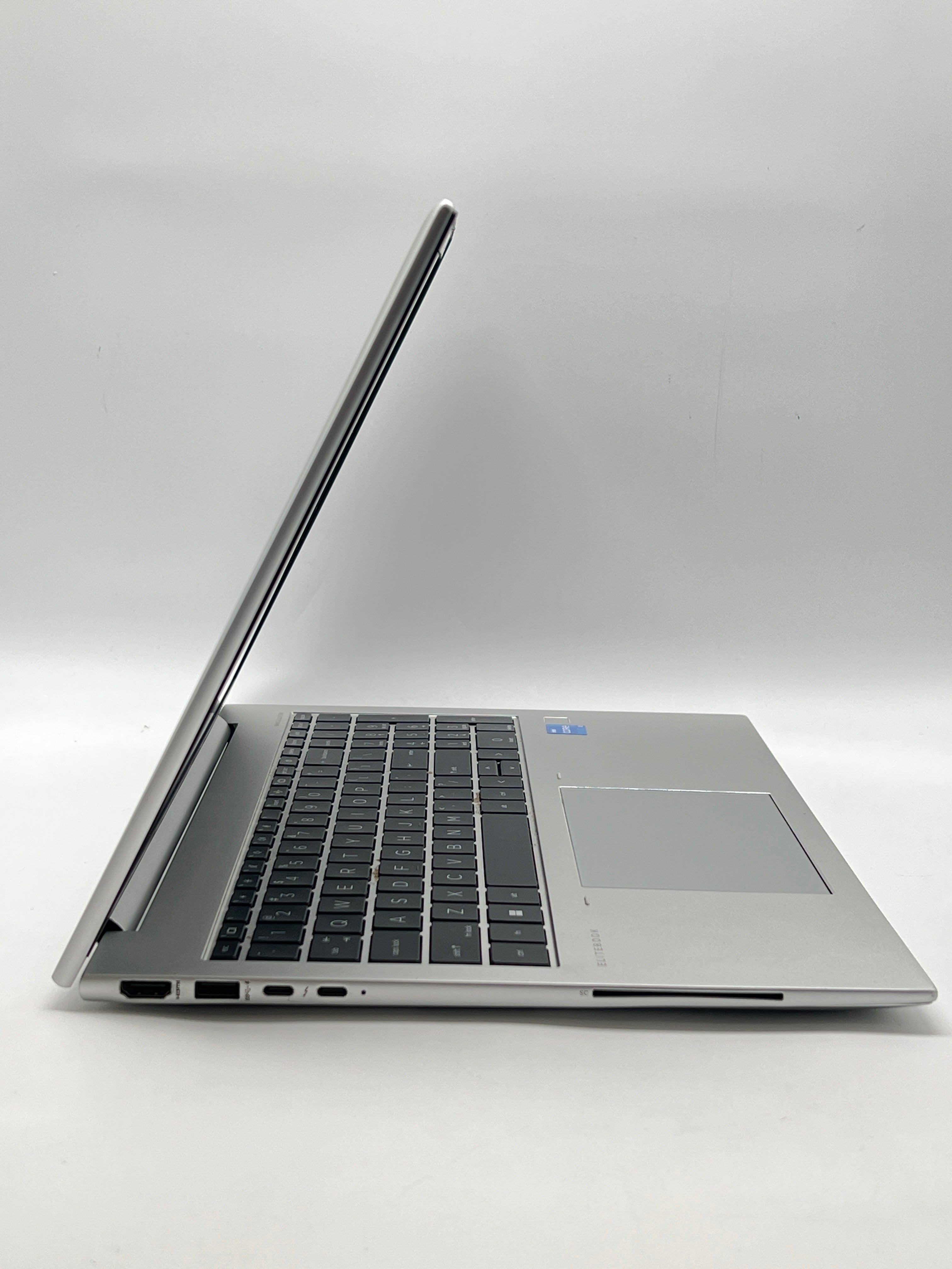 HP EliteBook 860 G10 i5-1335U 16GB RAM 256GB SSD - For Parts (Read Desc)