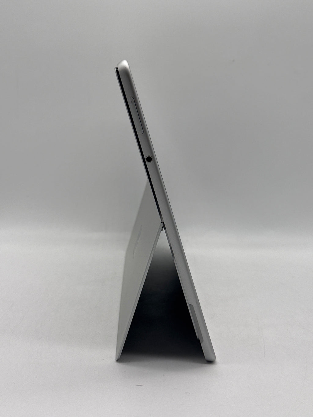 Microsoft Surface Pro 8 13" Core i7-1185G7 16GB RAM 512GB SSD - For Parts