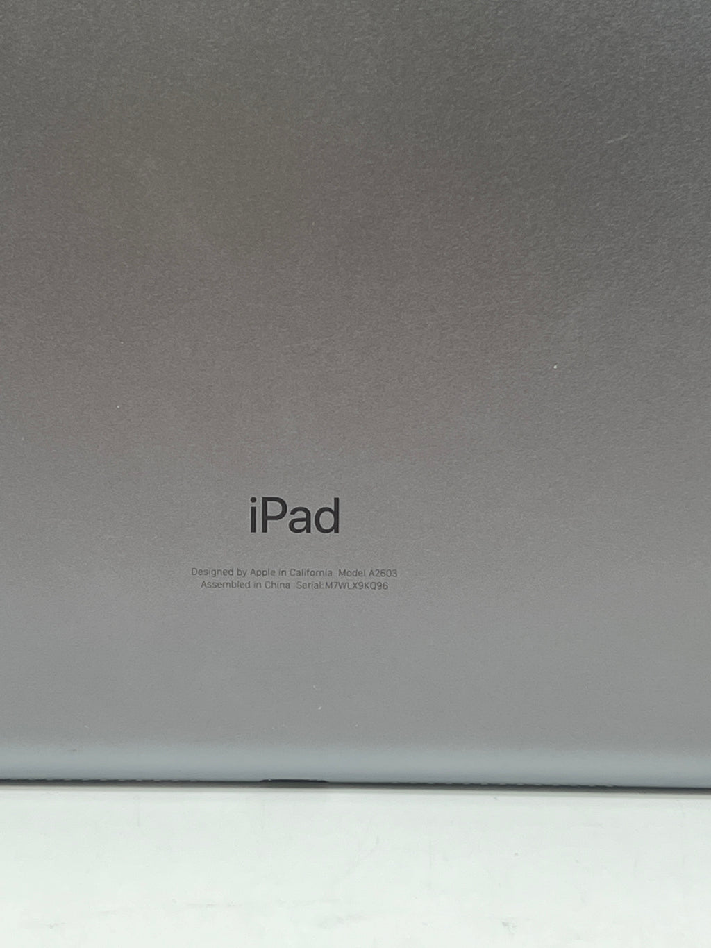 Apple iPad (9th Gen) A2603 64GB Wi‑Fi + 4G - Cracked Screen