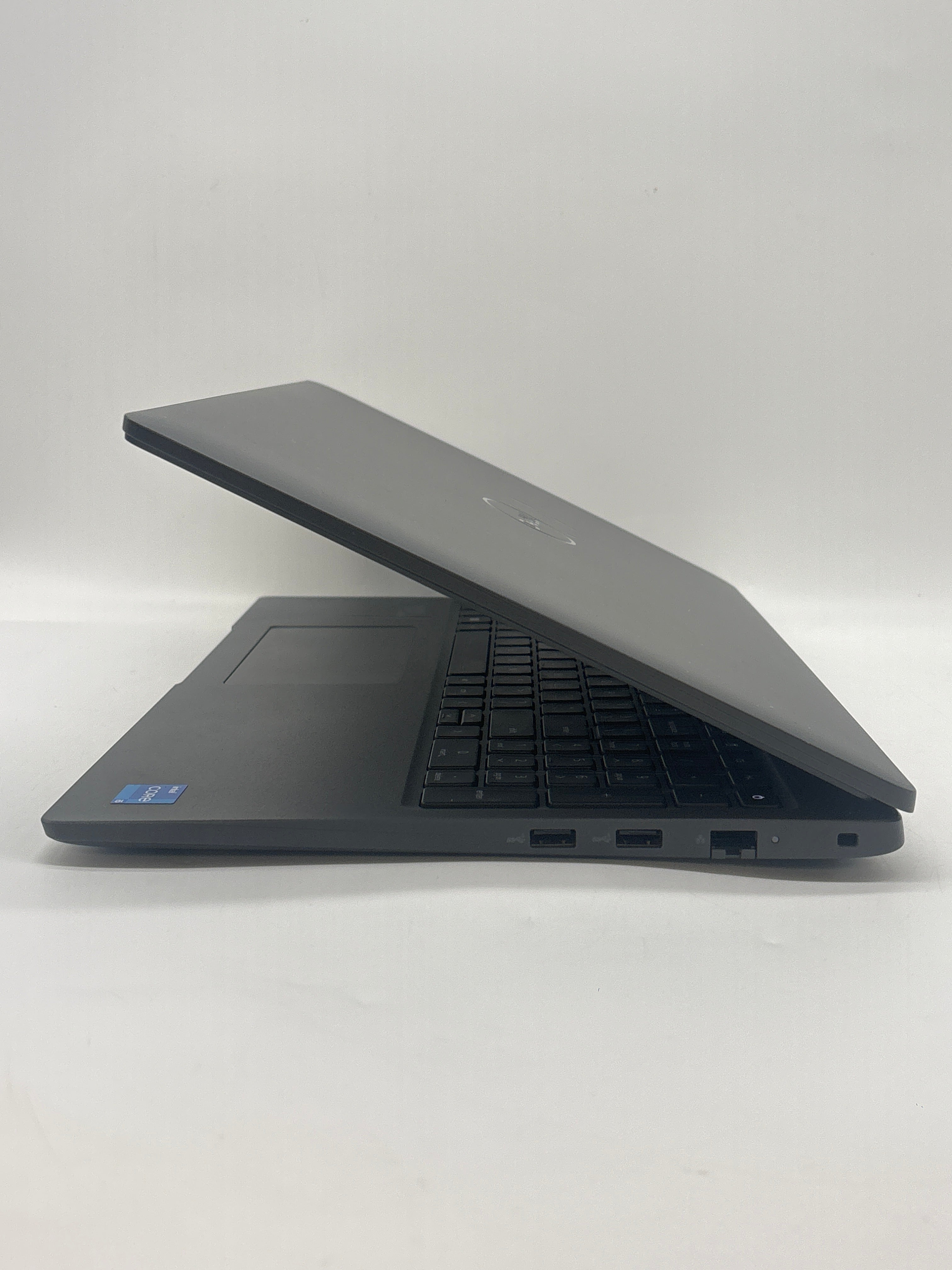 Dell Latitude 3540 15.6" Intel Core i5-1335U 8GB RAM 256GB SSD Black - Used
