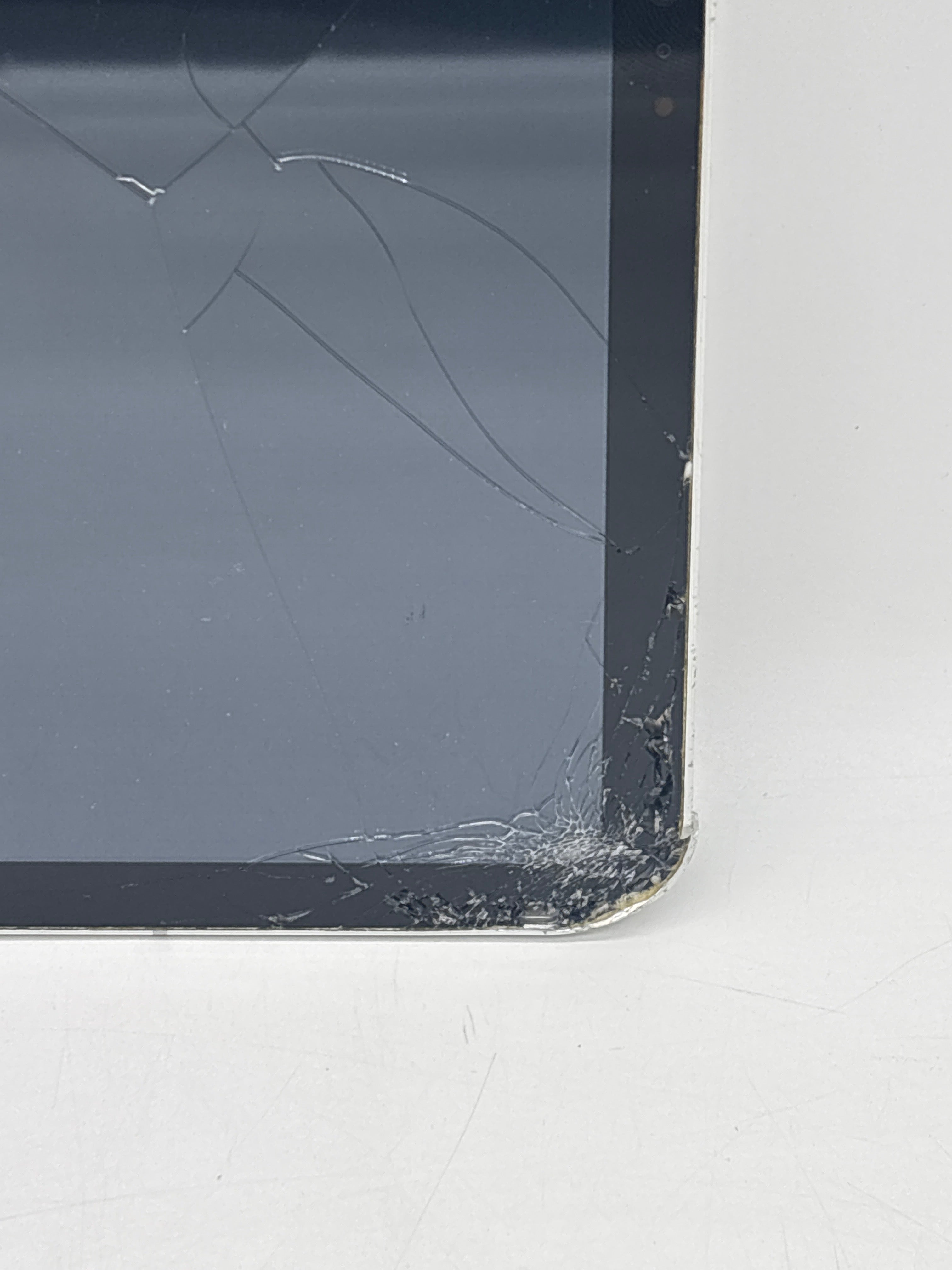 Apple iPad 10th Gen A2757 64GB Silver - Cracked Screen, Fingerprint Scanner not working